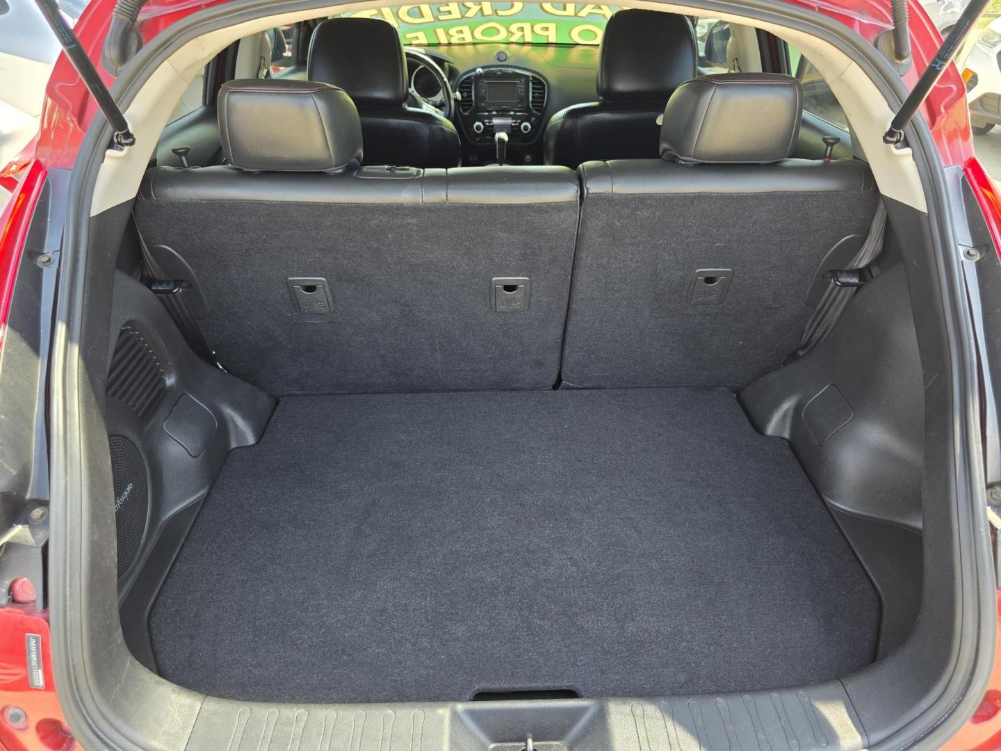 2012 RED /BLACK Nissan Juke SL (JN8AF5MR0CT) with an 1.6L L4 DOHC 16V engine, Continuously Variable Transmission transmission, located at 2660 S.Garland Avenue, Garland, TX, 75041, (469) 298-3118, 32.885551, -96.655602 - Photo#19
