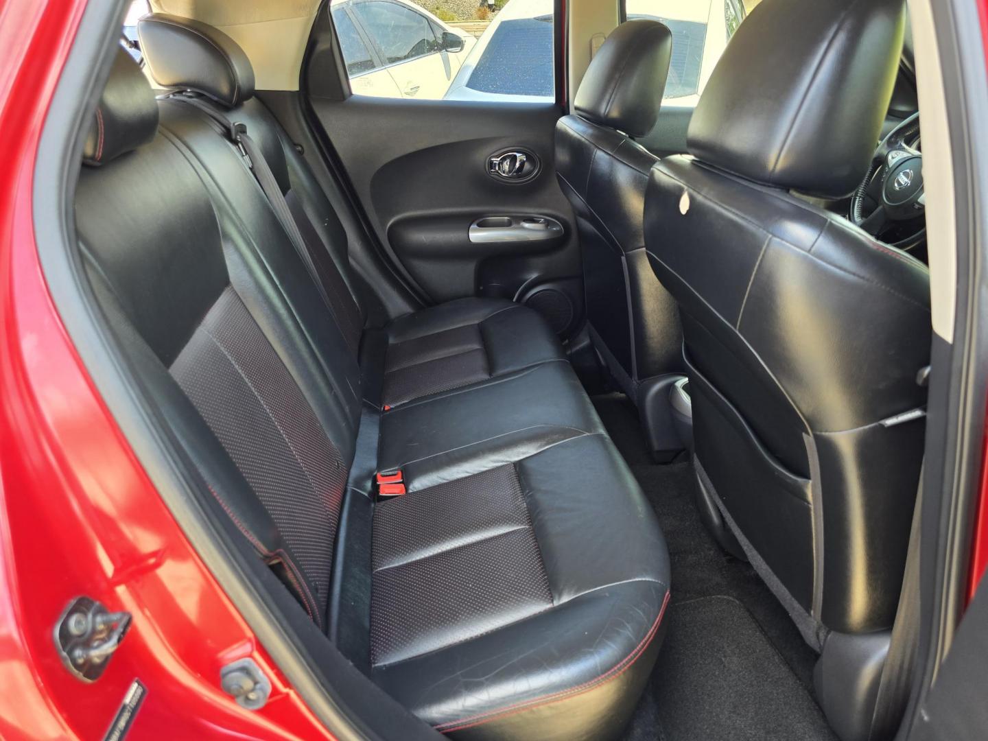 2012 RED /BLACK Nissan Juke SL (JN8AF5MR0CT) with an 1.6L L4 DOHC 16V engine, Continuously Variable Transmission transmission, located at 2660 S.Garland Avenue, Garland, TX, 75041, (469) 298-3118, 32.885551, -96.655602 - Photo#21