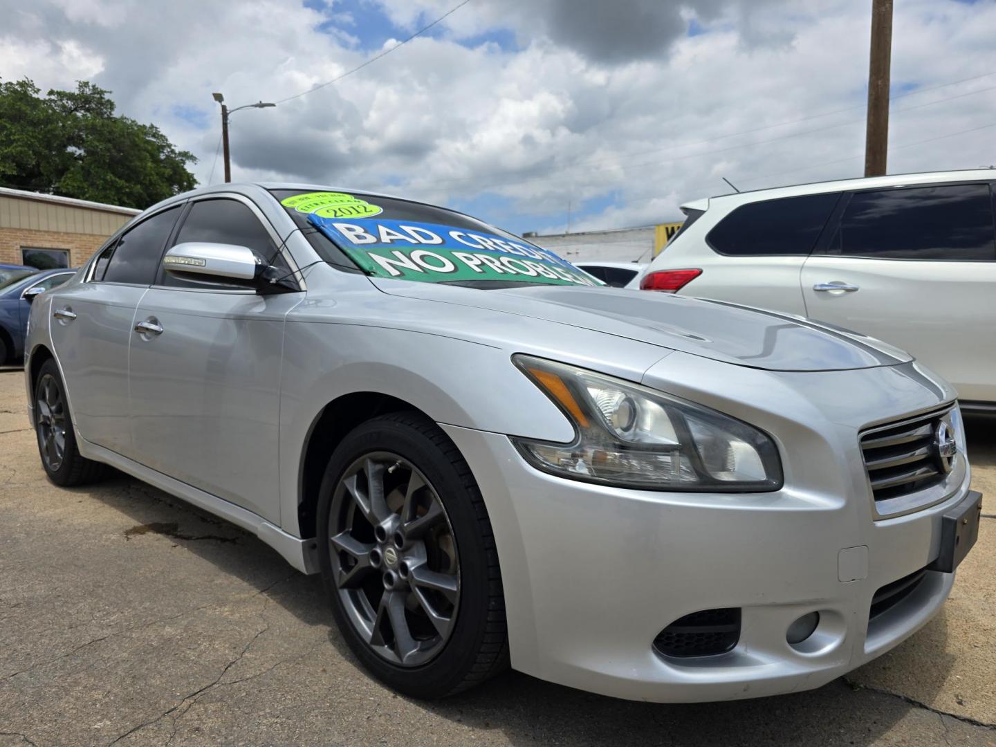 2012 SILVER Nissan Maxima SV (1N4AA5AP5CC) with an 3.5L V6 DOHC 24V engine, Continuously Variable Transmission transmission, located at 2660 S.Garland Avenue, Garland, TX, 75041, (469) 298-3118, 32.885551, -96.655602 - Photo#1