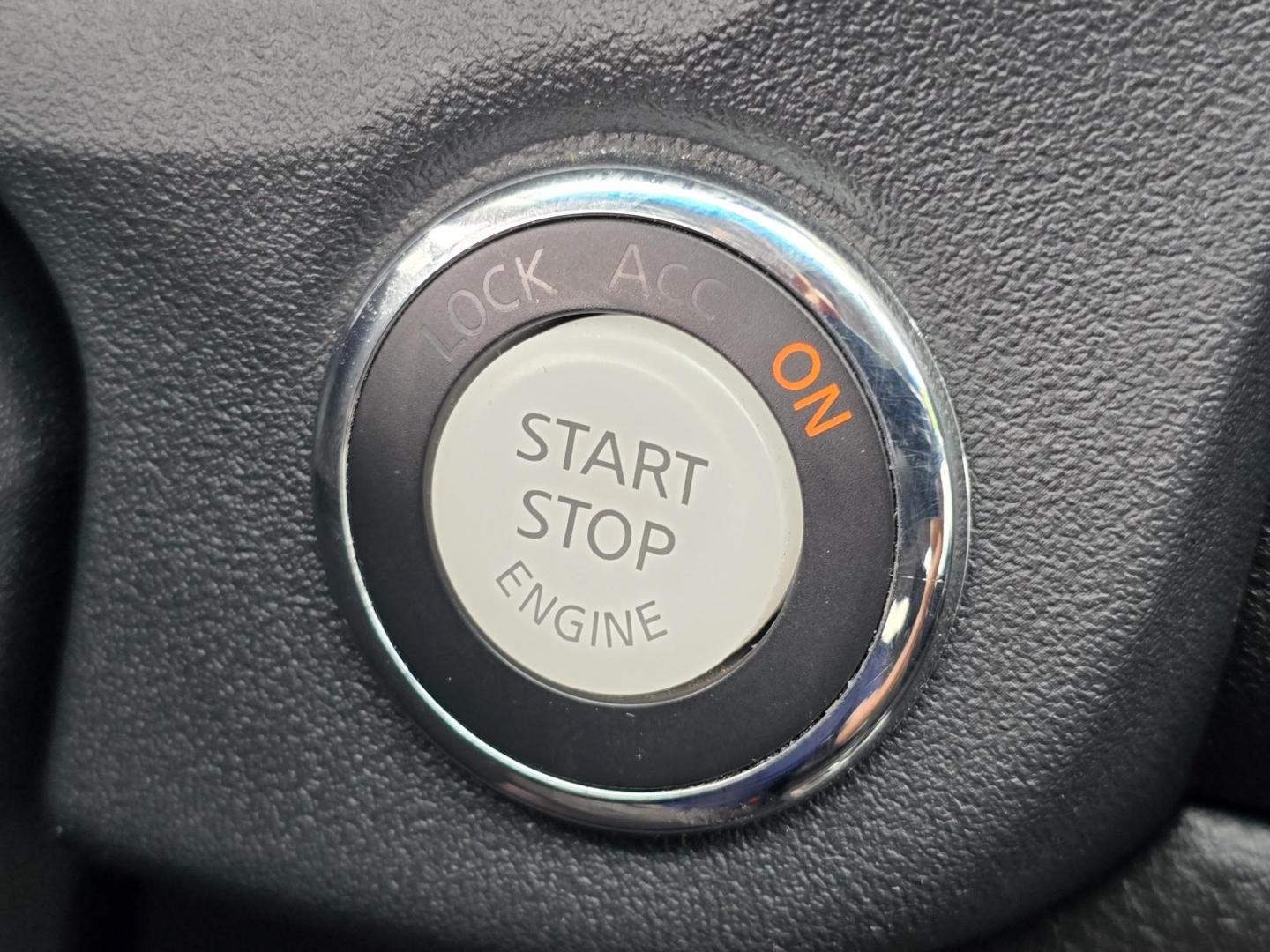 2012 SILVER Nissan Maxima SV (1N4AA5AP5CC) with an 3.5L V6 DOHC 24V engine, Continuously Variable Transmission transmission, located at 2660 S.Garland Avenue, Garland, TX, 75041, (469) 298-3118, 32.885551, -96.655602 - Photo#12