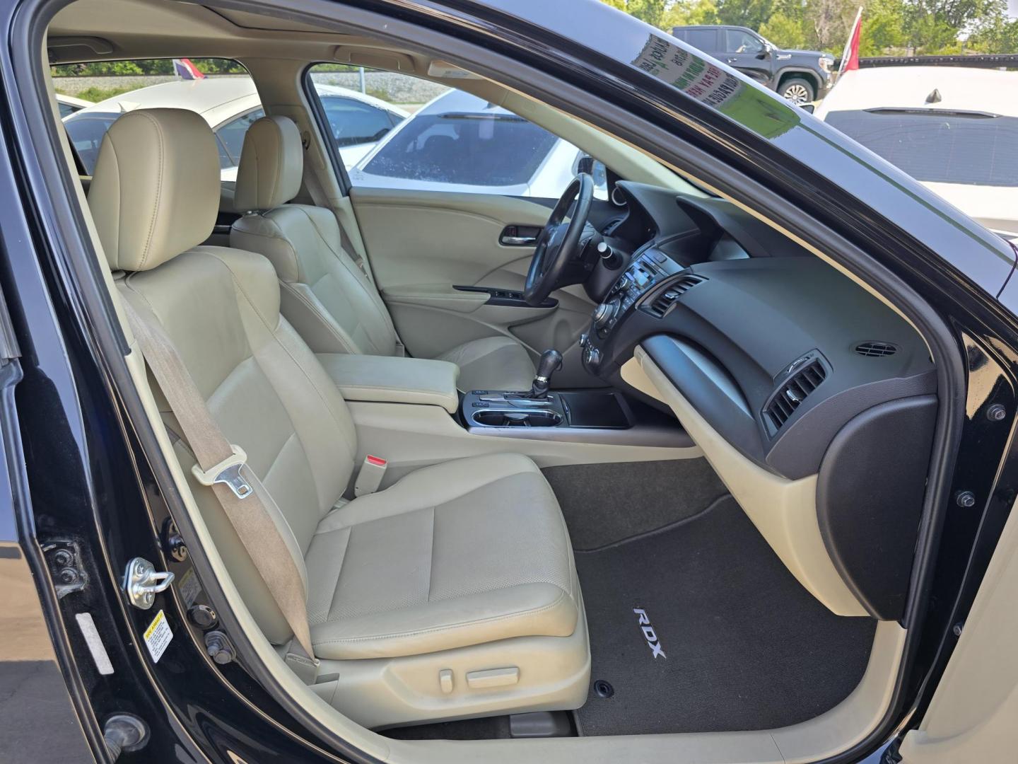 2013 BLACK Acura RDX Technology Package (5J8TB3H55DL) with an 2.3L L4 DOHC 16V engine, 6-Speed Automatic transmission, located at 2660 S.Garland Avenue, Garland, TX, 75041, (469) 298-3118, 32.885551, -96.655602 - Welcome to DallasAutos4Less, one of the Premier BUY HERE PAY HERE Dealers in the North Dallas Area. We specialize in financing to people with NO CREDIT or BAD CREDIT. We need proof of income, proof of residence, and a ID. Come buy your new car from us today!! This is a very well cared for 2013 AC - Photo#22