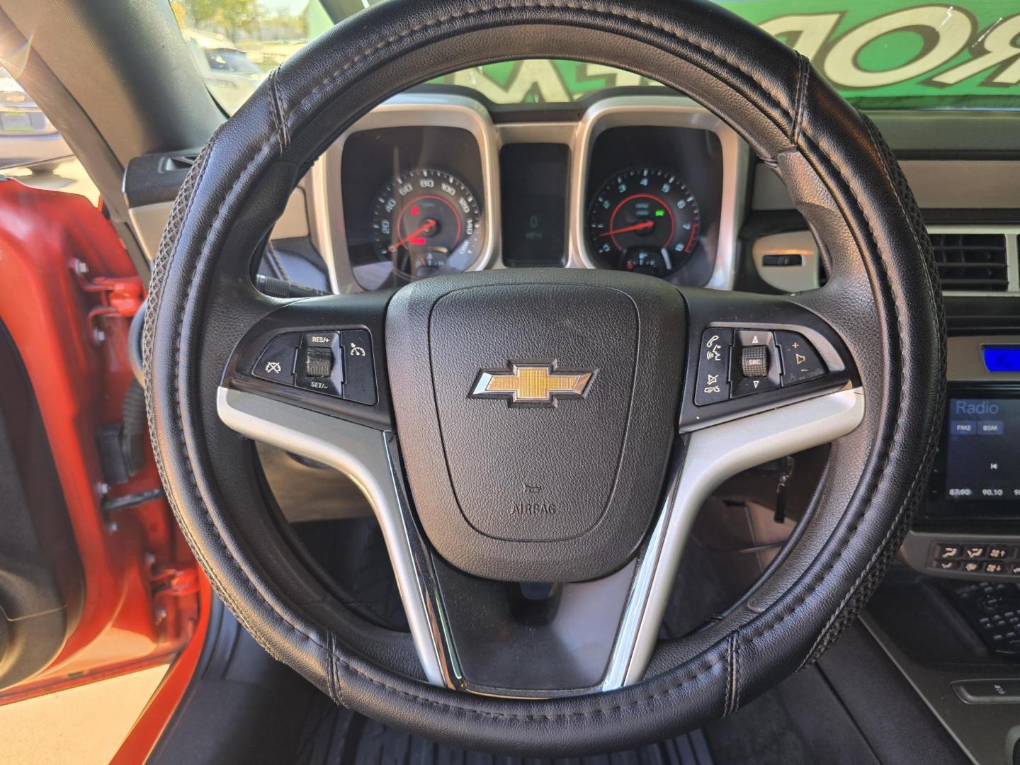 2013 ORANGE /BLACK Chevrolet Camaro LS (2G1FE1E32D9) with an 3.6L V6 DOHC 24V FFV engine, 6 Speed Manual transmission, located at 2660 S.Garland Avenue, Garland, TX, 75041, (469) 298-3118, 32.885551, -96.655602 - Welcome to DallasAutos4Less, one of the Premier BUY HERE PAY HERE Dealers in the North Dallas Area. We specialize in financing to people with NO CREDIT or BAD CREDIT. We need proof of income, proof of residence, and a ID. Come buy your new car from us today!! This is a very well cared for 2013 CH - Photo#14