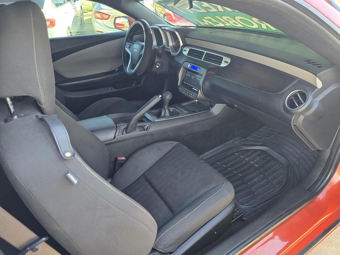 2013 ORANGE /BLACK Chevrolet Camaro LS (2G1FE1E32D9) with an 3.6L V6 DOHC 24V FFV engine, 6 Speed Manual transmission, located at 2660 S.Garland Avenue, Garland, TX, 75041, (469) 298-3118, 32.885551, -96.655602 - Welcome to DallasAutos4Less, one of the Premier BUY HERE PAY HERE Dealers in the North Dallas Area. We specialize in financing to people with NO CREDIT or BAD CREDIT. We need proof of income, proof of residence, and a ID. Come buy your new car from us today!! This is a very well cared for 2013 CH - Photo#17