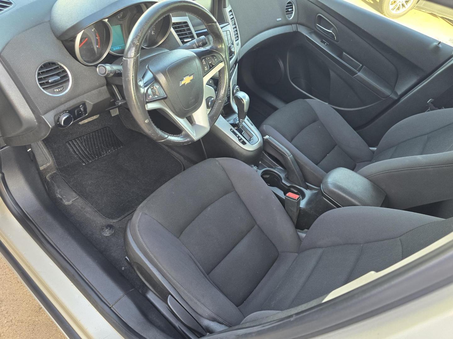 2013 GOLD Chevrolet Cruze 1LT (1G1PC5SB3D7) with an 1.4L L4 DOHC 16V TURBO engine, 6-Speed Automatic transmission, located at 2660 S.Garland Avenue, Garland, TX, 75041, (469) 298-3118, 32.885551, -96.655602 - CASH$$$$$ CAR!!! Call us with any questions at 469-306-4826, or email us DallasAutos4Less@gmail.com. - Photo#10