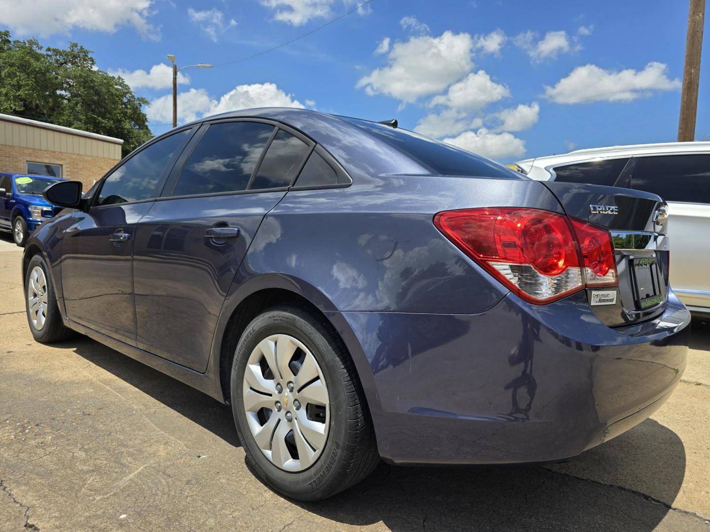 2013 BLUE Chevrolet Cruze LS (1G1PA5SH9D7) with an 1.8L L4 DOHC 16V FFV engine, 6-Speed Automatic transmission, located at 2660 S.Garland Avenue, Garland, TX, 75041, (469) 298-3118, 32.885551, -96.655602 - Photo#5