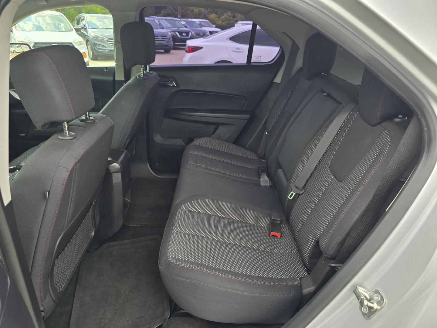 2013 SILVER Chevrolet Equinox 2LT (2GNALPEK2D6) with an 2.4L L4 DOHC 16V engine, 6-Speed Automatic transmission, located at 2660 S.Garland Avenue, Garland, TX, 75041, (469) 298-3118, 32.885551, -96.655602 - Photo#15