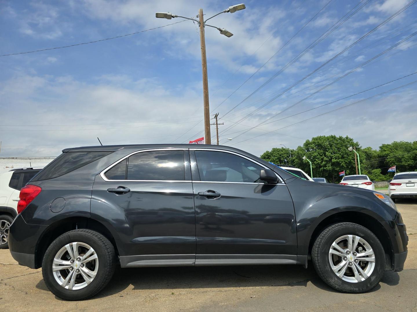 2013 GRAY Chevrolet Equinox LS (2GNALBEK5D6) with an 2.4L L4 DOHC 16V engine, 6-Speed Automatic transmission, located at 2660 S.Garland Avenue, Garland, TX, 75041, (469) 298-3118, 32.885551, -96.655602 - Photo#2