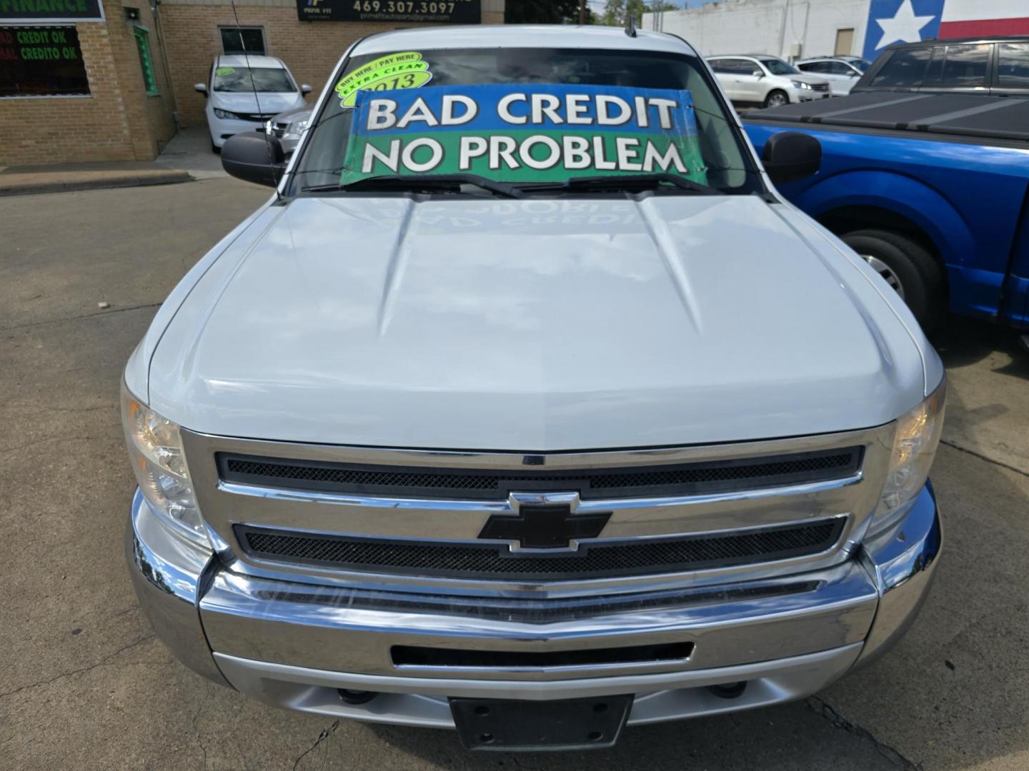 2013 WHITE Chevrolet Silverado 1500 LT (1GCRKSE73DZ) with an 5.3L V8 OHV 16V FFV engine, 6-Speed Automatic transmission, located at 2660 S.Garland Avenue, Garland, TX, 75041, (469) 298-3118, 32.885551, -96.655602 - Photo#9