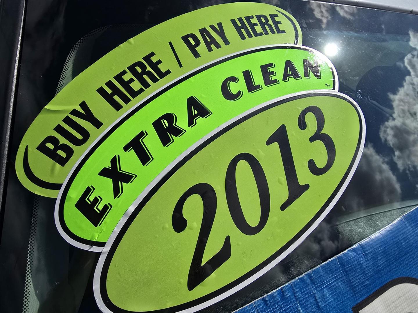 2013 WHITE Chevrolet Silverado 1500 LT (1GCRKSE73DZ) with an 5.3L V8 OHV 16V FFV engine, 6-Speed Automatic transmission, located at 2660 S.Garland Avenue, Garland, TX, 75041, (469) 298-3118, 32.885551, -96.655602 - Photo#19