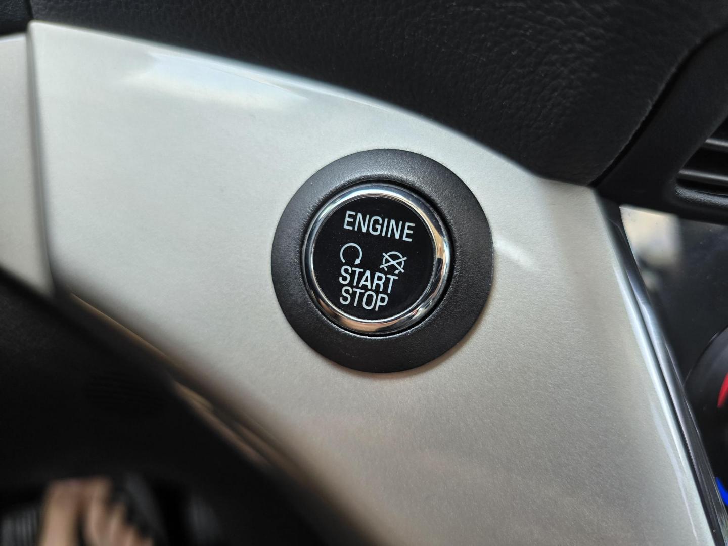 2013 RED Ford C-Max SEL (1FADP5BU1DL) with an 2.0L L4 DOHC 16V HYBRID engine, Continuously Variable Transmission transmission, located at 2660 S.Garland Avenue, Garland, TX, 75041, (469) 298-3118, 32.885551, -96.655602 - Photo#12