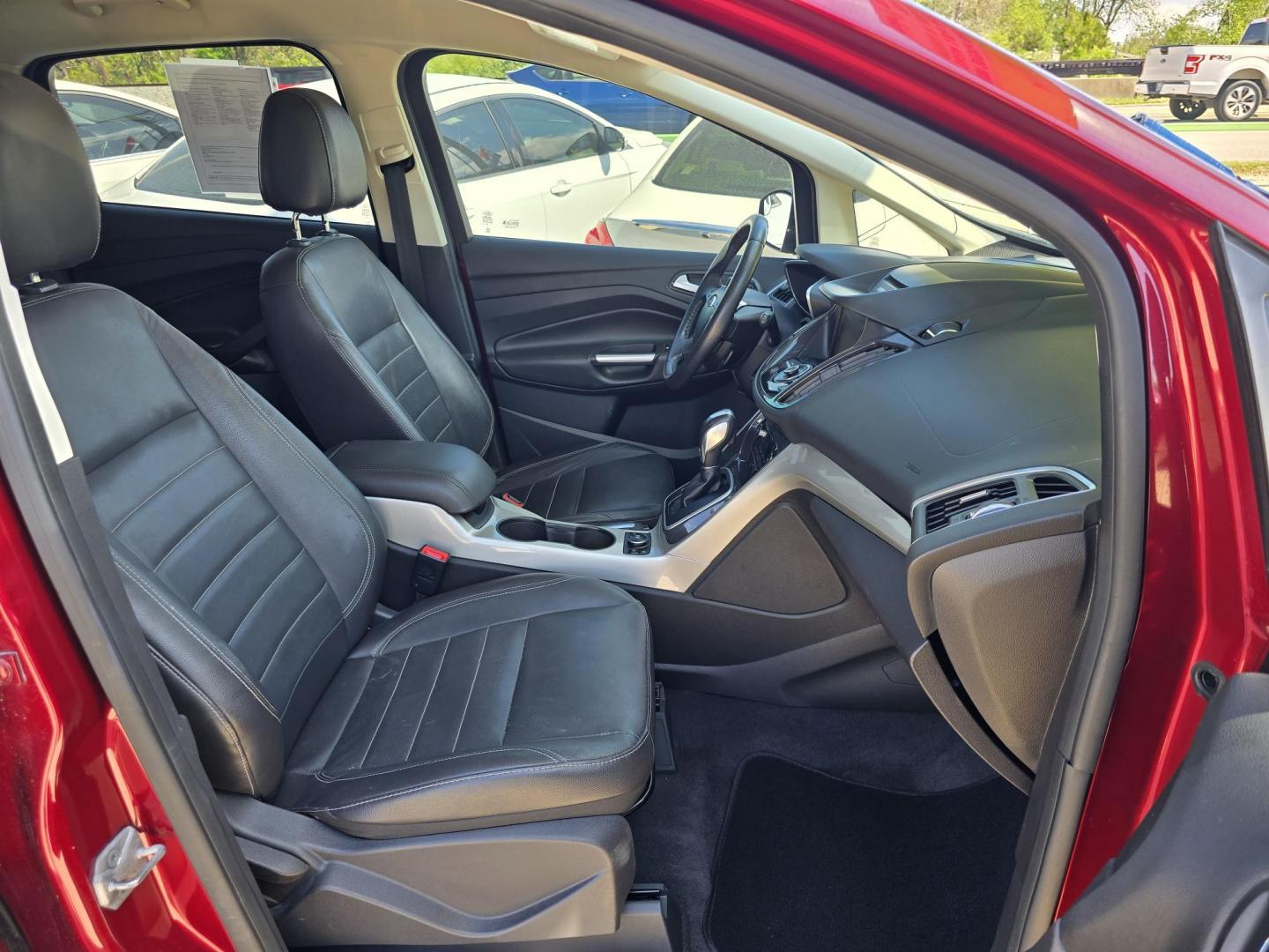 2013 RED Ford C-Max SEL (1FADP5BU1DL) with an 2.0L L4 DOHC 16V HYBRID engine, Continuously Variable Transmission transmission, located at 2660 S.Garland Avenue, Garland, TX, 75041, (469) 298-3118, 32.885551, -96.655602 - Photo#20