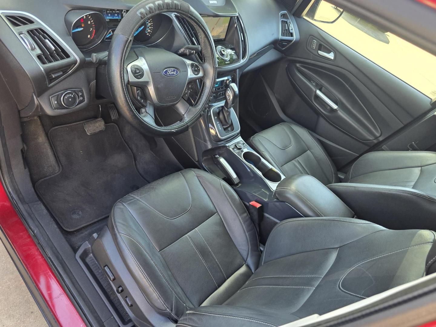 2013 RED Ford Escape Titanium (1FMCU0J93DU) with an 2.0L L4 DOHC 16V engine, 6-Speed Automatic transmission, located at 2660 S.Garland Avenue, Garland, TX, 75041, (469) 298-3118, 32.885551, -96.655602 - Welcome to DallasAutos4Less, one of the Premier BUY HERE PAY HERE Dealers in the North Dallas Area. We specialize in financing to people with NO CREDIT or BAD CREDIT. We need proof of income, proof of residence, and a ID. Come buy your new car from us today!! This is a Super Clean 2013 FORD ESCAP - Photo#10