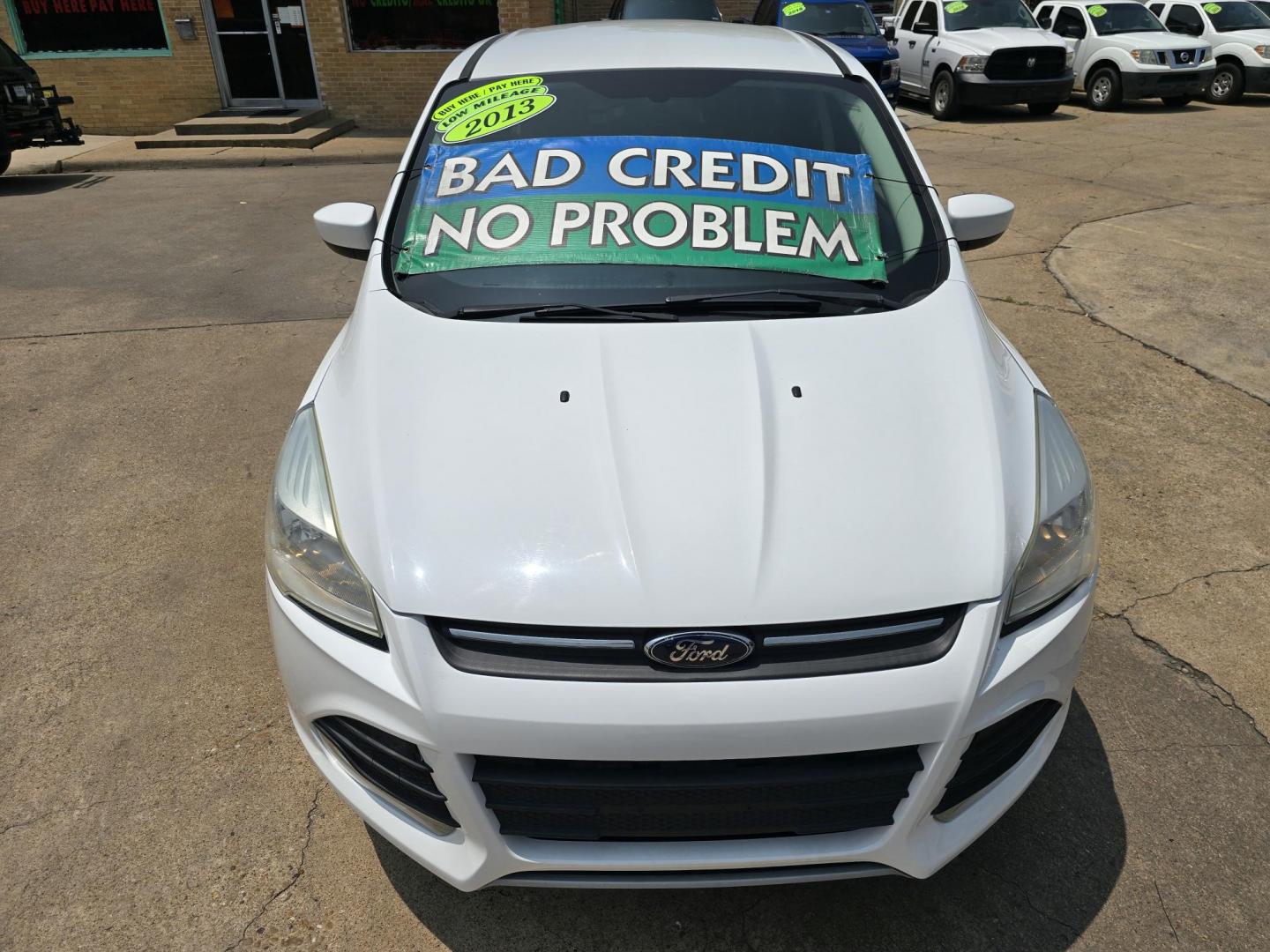 2013 Ford Escape SE (1FMCU0GX8DU) with an 1.6L L4 DOHC 16V engine, 6-Speed Automatic transmission, located at 2660 S.Garland Avenue, Garland, TX, 75041, (469) 298-3118, 32.885551, -96.655602 - Welcome to DallasAutos4Less, one of the Premier BUY HERE PAY HERE Dealers in the North Dallas Area. We specialize in financing to people with NO CREDIT or BAD CREDIT. We need proof of income, proof of residence, and a ID. Come buy your new car from us today!! This is a Super Clean 2013 FORD ESCAP - Photo#8