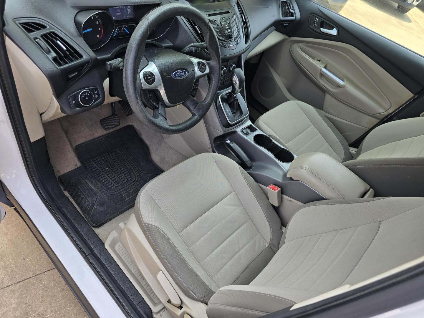 2013 Ford Escape SE (1FMCU0GX8DU) with an 1.6L L4 DOHC 16V engine, 6-Speed Automatic transmission, located at 2660 S.Garland Avenue, Garland, TX, 75041, (469) 298-3118, 32.885551, -96.655602 - Welcome to DallasAutos4Less, one of the Premier BUY HERE PAY HERE Dealers in the North Dallas Area. We specialize in financing to people with NO CREDIT or BAD CREDIT. We need proof of income, proof of residence, and a ID. Come buy your new car from us today!! This is a Super Clean 2013 FORD ESCAP - Photo#10