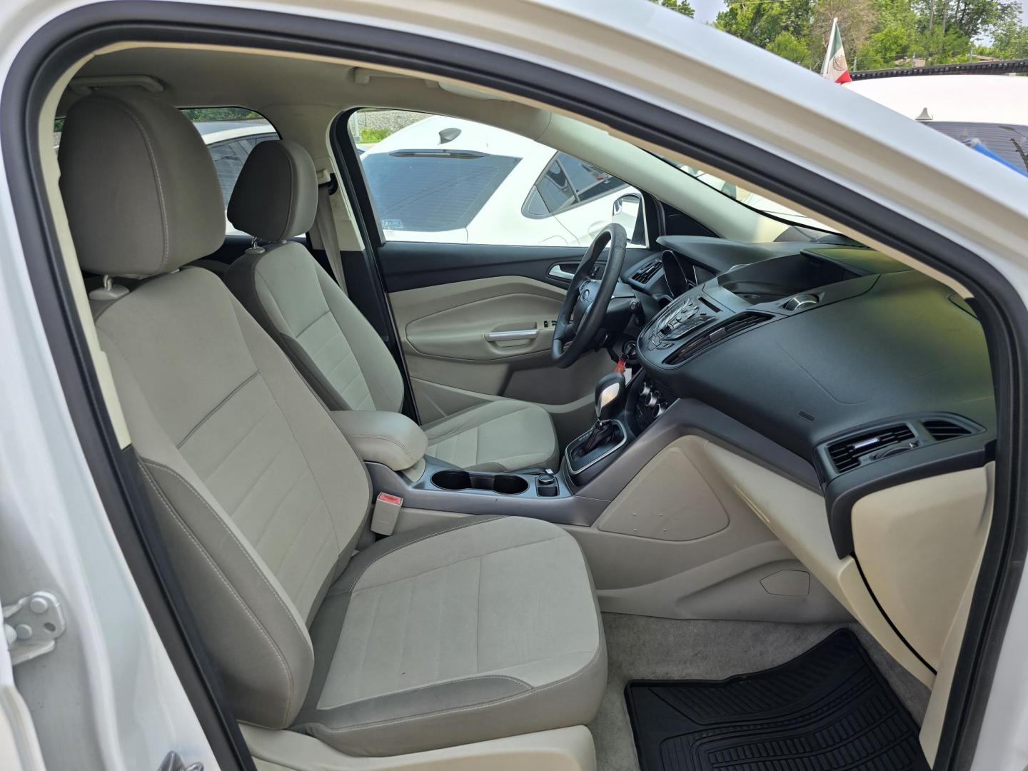 2013 Ford Escape SE (1FMCU0GX8DU) with an 1.6L L4 DOHC 16V engine, 6-Speed Automatic transmission, located at 2660 S.Garland Avenue, Garland, TX, 75041, (469) 298-3118, 32.885551, -96.655602 - Welcome to DallasAutos4Less, one of the Premier BUY HERE PAY HERE Dealers in the North Dallas Area. We specialize in financing to people with NO CREDIT or BAD CREDIT. We need proof of income, proof of residence, and a ID. Come buy your new car from us today!! This is a Super Clean 2013 FORD ESCAP - Photo#17