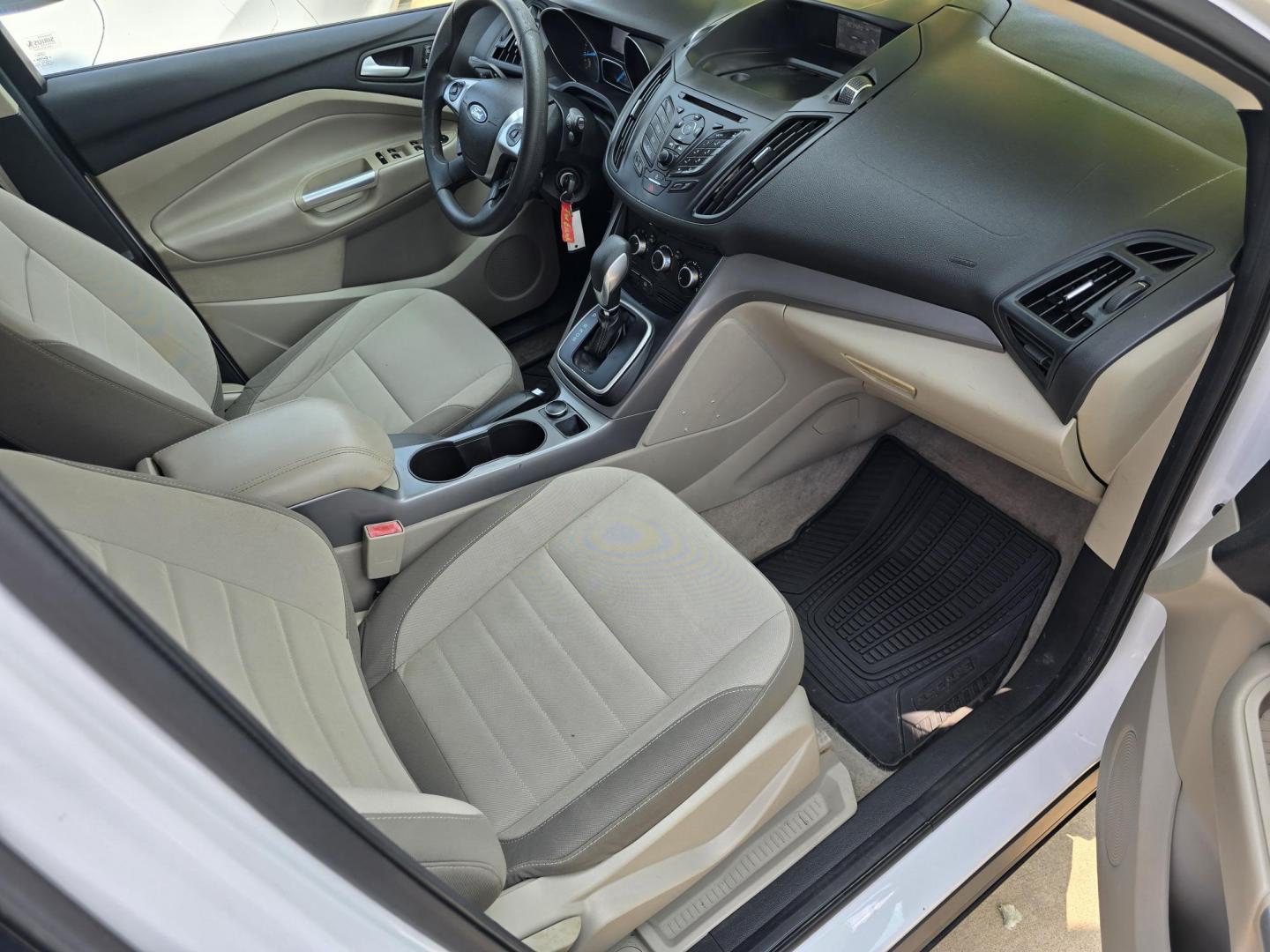 2013 Ford Escape SE (1FMCU0GX8DU) with an 1.6L L4 DOHC 16V engine, 6-Speed Automatic transmission, located at 2660 S.Garland Avenue, Garland, TX, 75041, (469) 298-3118, 32.885551, -96.655602 - Welcome to DallasAutos4Less, one of the Premier BUY HERE PAY HERE Dealers in the North Dallas Area. We specialize in financing to people with NO CREDIT or BAD CREDIT. We need proof of income, proof of residence, and a ID. Come buy your new car from us today!! This is a Super Clean 2013 FORD ESCAP - Photo#18