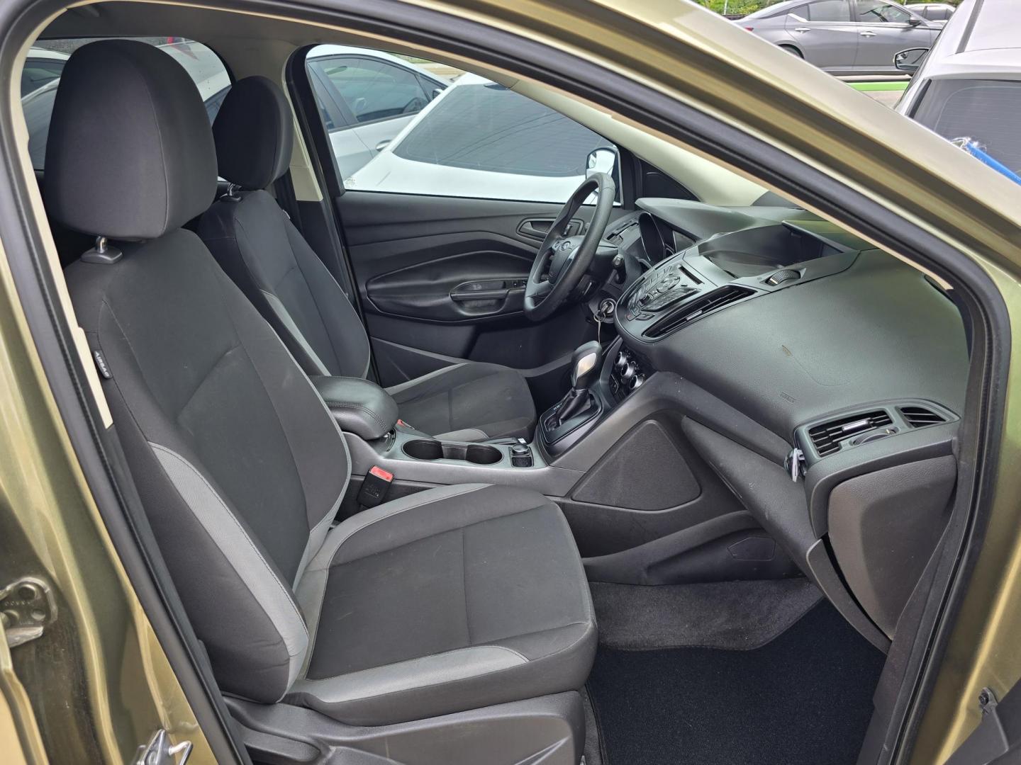 2013 GREEN Ford Escape S (1FMCU0F75DU) with an 2.5L L4 DOHC 16V engine, 6-Speed Automatic transmission, located at 2660 S.Garland Avenue, Garland, TX, 75041, (469) 298-3118, 32.885551, -96.655602 - Photo#17