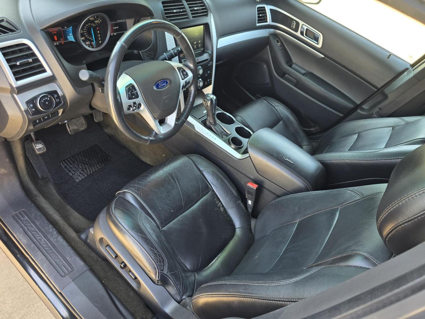 2013 BLACK Ford Explorer XLT (1FM5K7D83DG) with an 3.5L V6 DOHC 24V engine, 6-Speed Automatic transmission, located at 2660 S.Garland Avenue, Garland, TX, 75041, (469) 298-3118, 32.885551, -96.655602 - Photo#10