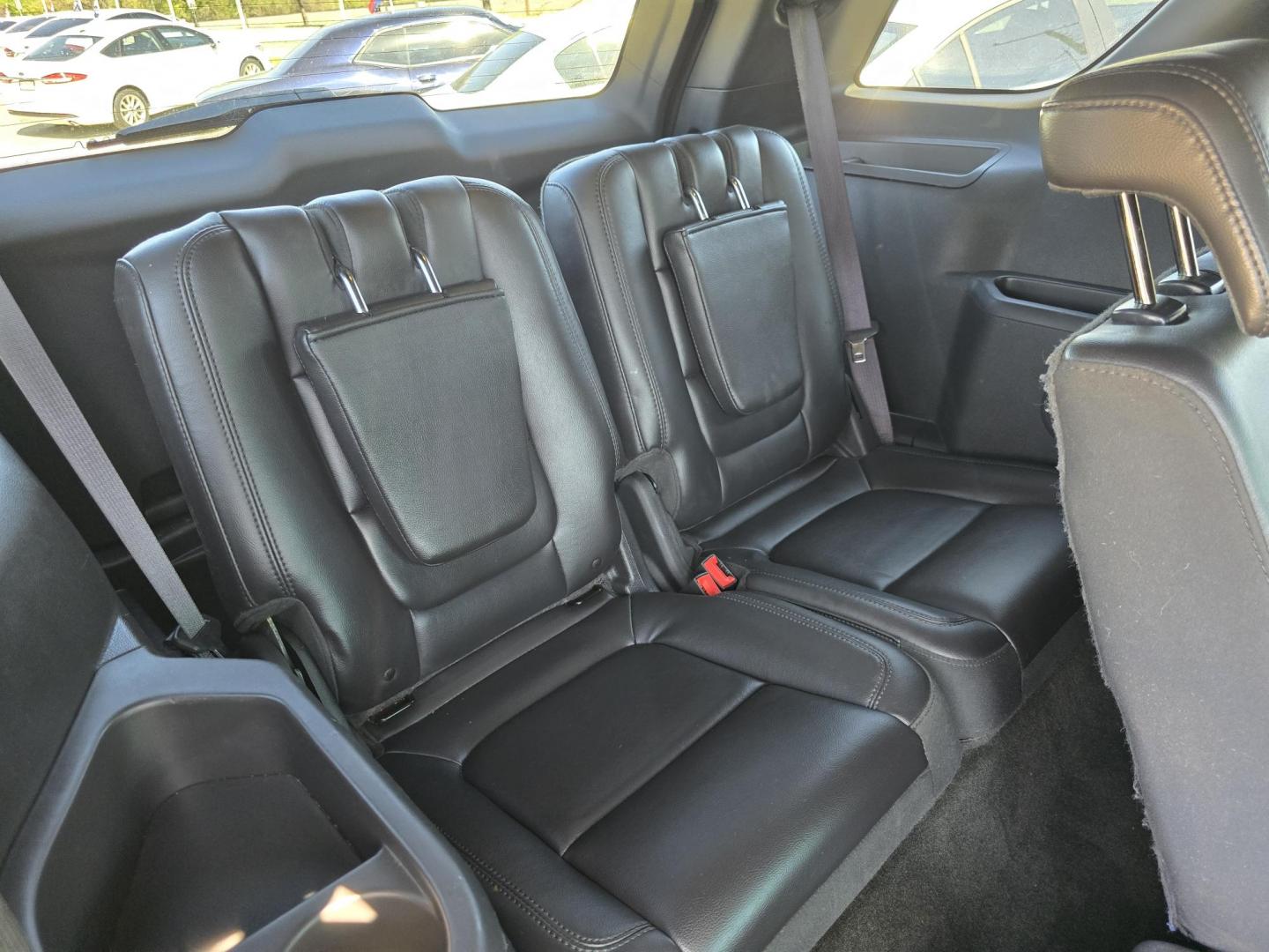 2013 BLACK Ford Explorer XLT (1FM5K7D83DG) with an 3.5L V6 DOHC 24V engine, 6-Speed Automatic transmission, located at 2660 S.Garland Avenue, Garland, TX, 75041, (469) 298-3118, 32.885551, -96.655602 - Photo#19