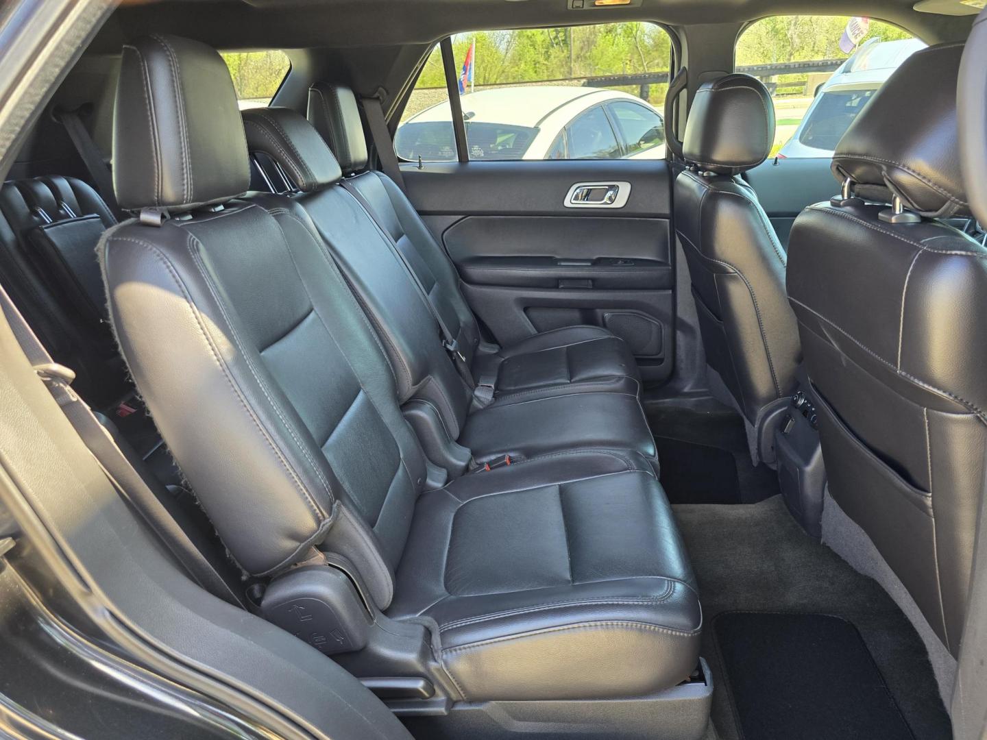 2013 BLACK Ford Explorer XLT (1FM5K7D83DG) with an 3.5L V6 DOHC 24V engine, 6-Speed Automatic transmission, located at 2660 S.Garland Avenue, Garland, TX, 75041, (469) 298-3118, 32.885551, -96.655602 - Photo#20