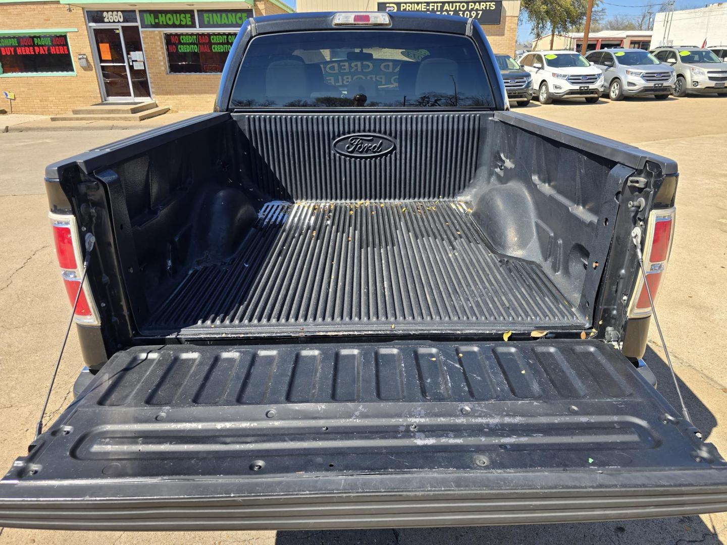 2013 BLACK Ford F-150 XLT SuperCrew (1FTEW1CM9DK) with an 3.7L V6 DOHC 24V engine, 6-Speed Automatic transmission, located at 2660 S.Garland Avenue, Garland, TX, 75041, (469) 298-3118, 32.885551, -96.655602 - Photo#5