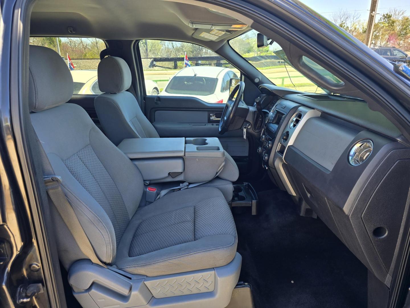 2013 BLACK Ford F-150 XLT SuperCrew (1FTEW1CM9DK) with an 3.7L V6 DOHC 24V engine, 6-Speed Automatic transmission, located at 2660 S.Garland Avenue, Garland, TX, 75041, (469) 298-3118, 32.885551, -96.655602 - Photo#18