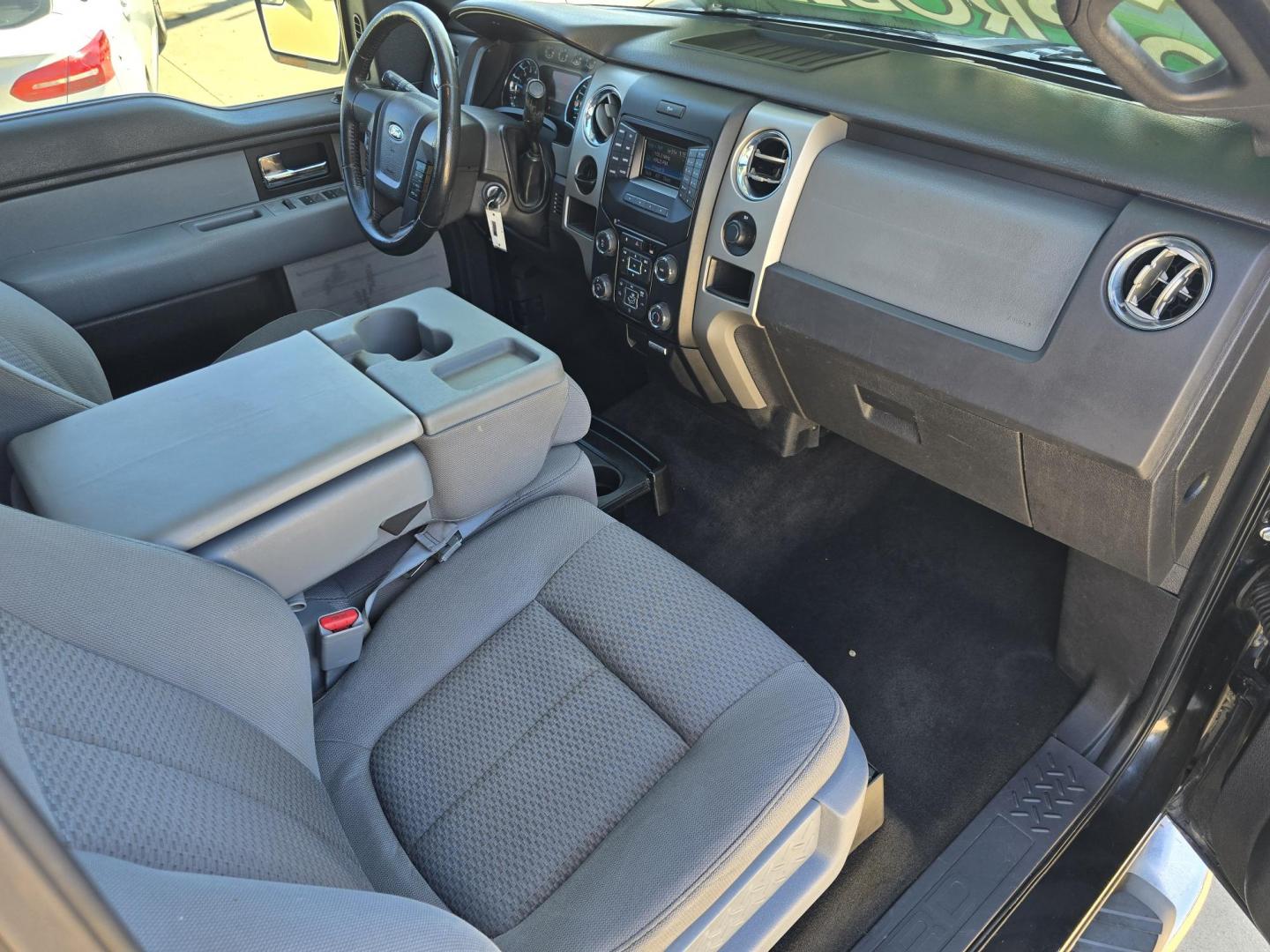 2013 BLACK Ford F-150 XLT SuperCrew (1FTEW1CM9DK) with an 3.7L V6 DOHC 24V engine, 6-Speed Automatic transmission, located at 2660 S.Garland Avenue, Garland, TX, 75041, (469) 298-3118, 32.885551, -96.655602 - Photo#19