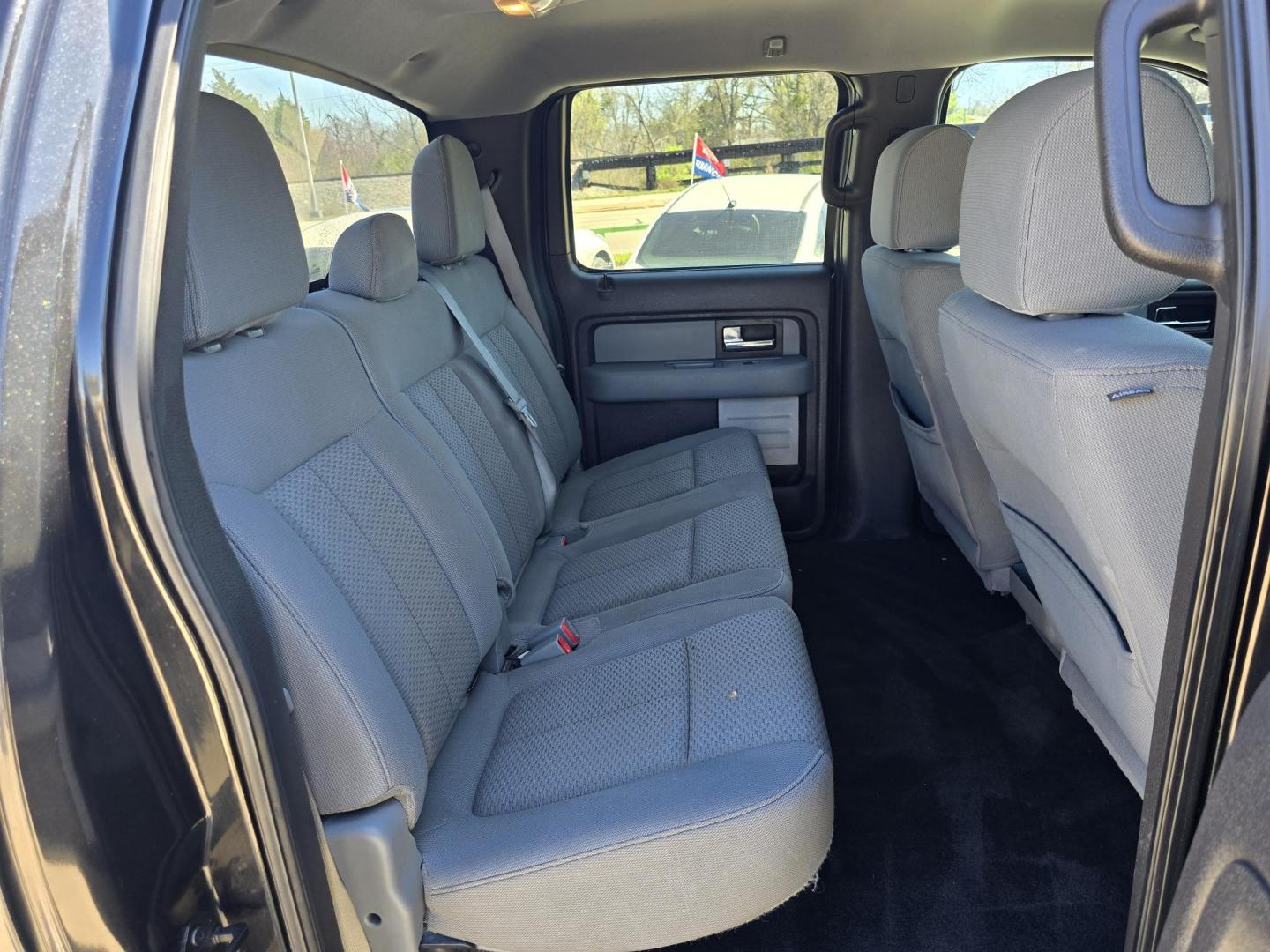 2013 BLACK Ford F-150 XLT SuperCrew (1FTEW1CM9DK) with an 3.7L V6 DOHC 24V engine, 6-Speed Automatic transmission, located at 2660 S.Garland Avenue, Garland, TX, 75041, (469) 298-3118, 32.885551, -96.655602 - Photo#17