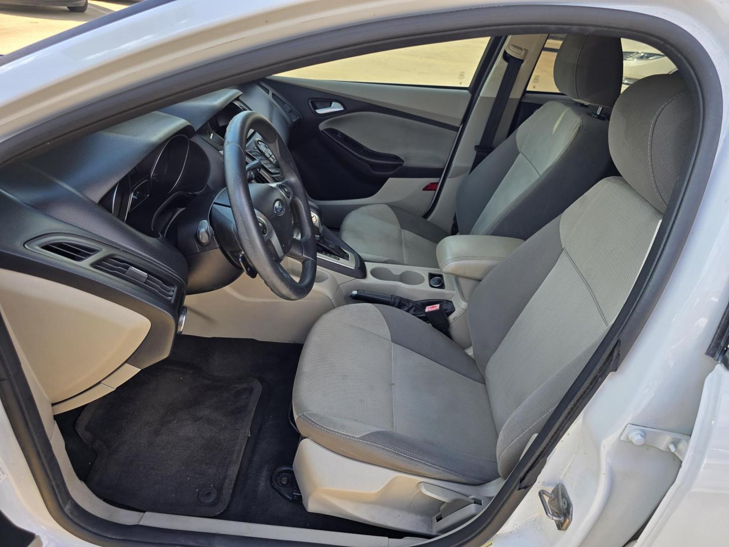 2013 WHITE Ford Focus SE (1FADP3F20DL) with an 2.0L L4 DOHC 16V engine, AUTO transmission, located at 2660 S.Garland Avenue, Garland, TX, 75041, (469) 298-3118, 32.885551, -96.655602 - Welcome to DallasAutos4Less, one of the Premier BUY HERE PAY HERE Dealers in the North Dallas Area. We specialize in financing to people with NO CREDIT or BAD CREDIT. We need proof of income, proof of residence, and a ID. Come buy your new car from us today!! This is a Super Clean 2013 FORD FOCUS - Photo#12