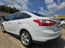 2013 WHITE Ford Focus SE (1FADP3F29DL) , AUTO transmission, located at 2660 S.Garland Avenue, Garland, TX, 75041, (469) 298-3118, 32.885551, -96.655602 - Photo#5
