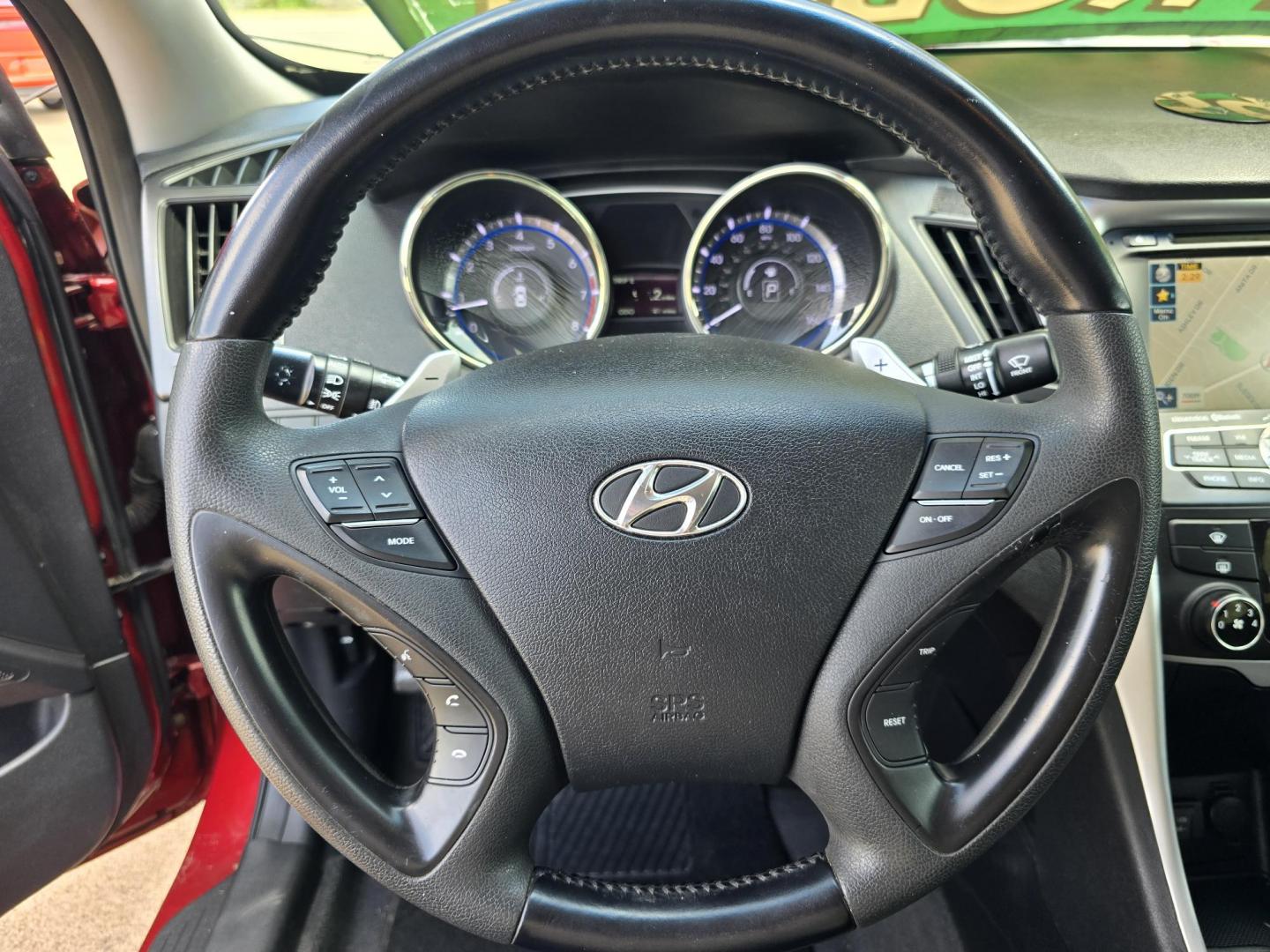 2013 RED Hyundai Sonata Limited (5NPEC4AC6DH) with an 2.4L L4 DOHC 16V engine, 6-Speed Automatic transmission, located at 2660 S.Garland Avenue, Garland, TX, 75041, (469) 298-3118, 32.885551, -96.655602 - Photo#12
