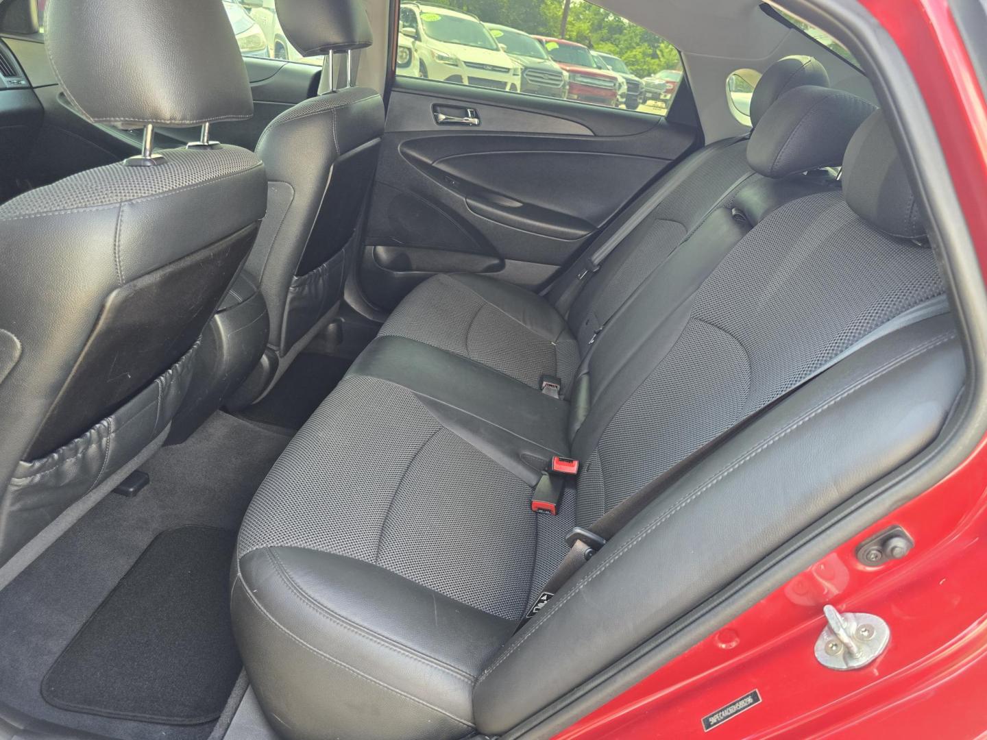 2013 RED Hyundai Sonata Limited (5NPEC4AC6DH) with an 2.4L L4 DOHC 16V engine, 6-Speed Automatic transmission, located at 2660 S.Garland Avenue, Garland, TX, 75041, (469) 298-3118, 32.885551, -96.655602 - Photo#18