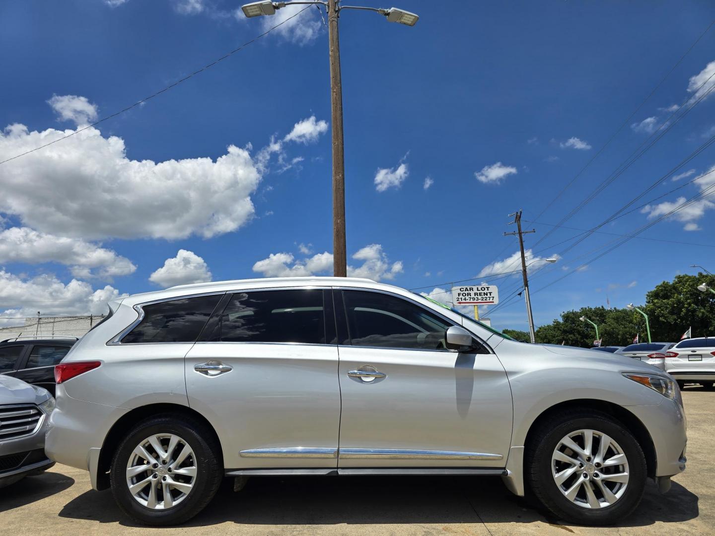 2013 SILVER Infiniti JX (5N1AL0MM7DC) with an 3.5L V6 DOHC 24V engine, Continuously Variable Transmission transmission, located at 2660 S.Garland Avenue, Garland, TX, 75041, (469) 298-3118, 32.885551, -96.655602 - Photo#2