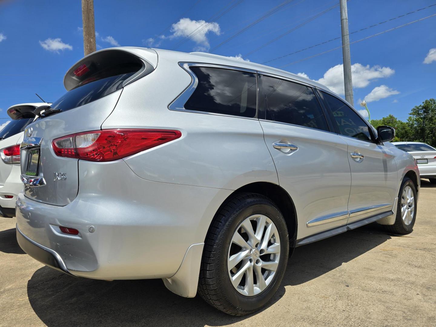 2013 SILVER Infiniti JX (5N1AL0MM7DC) with an 3.5L V6 DOHC 24V engine, Continuously Variable Transmission transmission, located at 2660 S.Garland Avenue, Garland, TX, 75041, (469) 298-3118, 32.885551, -96.655602 - Photo#3
