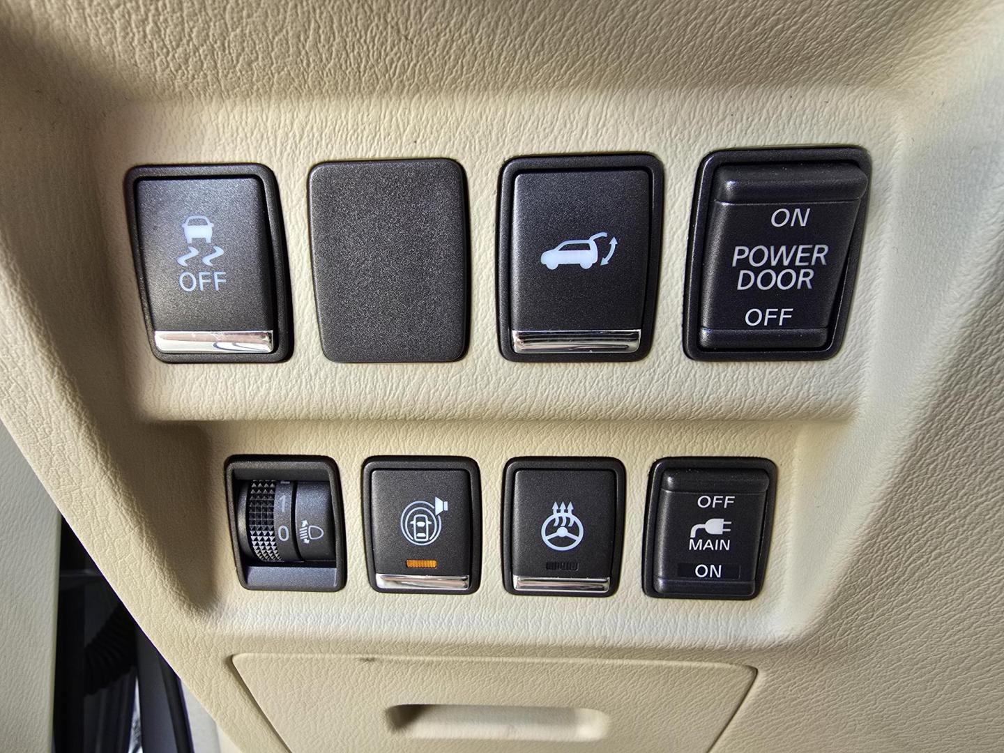 2013 SILVER Infiniti JX (5N1AL0MM7DC) with an 3.5L V6 DOHC 24V engine, Continuously Variable Transmission transmission, located at 2660 S.Garland Avenue, Garland, TX, 75041, (469) 298-3118, 32.885551, -96.655602 - Photo#10