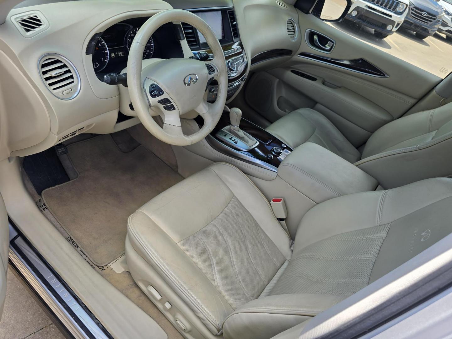 2013 SILVER Infiniti JX (5N1AL0MM7DC) with an 3.5L V6 DOHC 24V engine, Continuously Variable Transmission transmission, located at 2660 S.Garland Avenue, Garland, TX, 75041, (469) 298-3118, 32.885551, -96.655602 - Photo#11