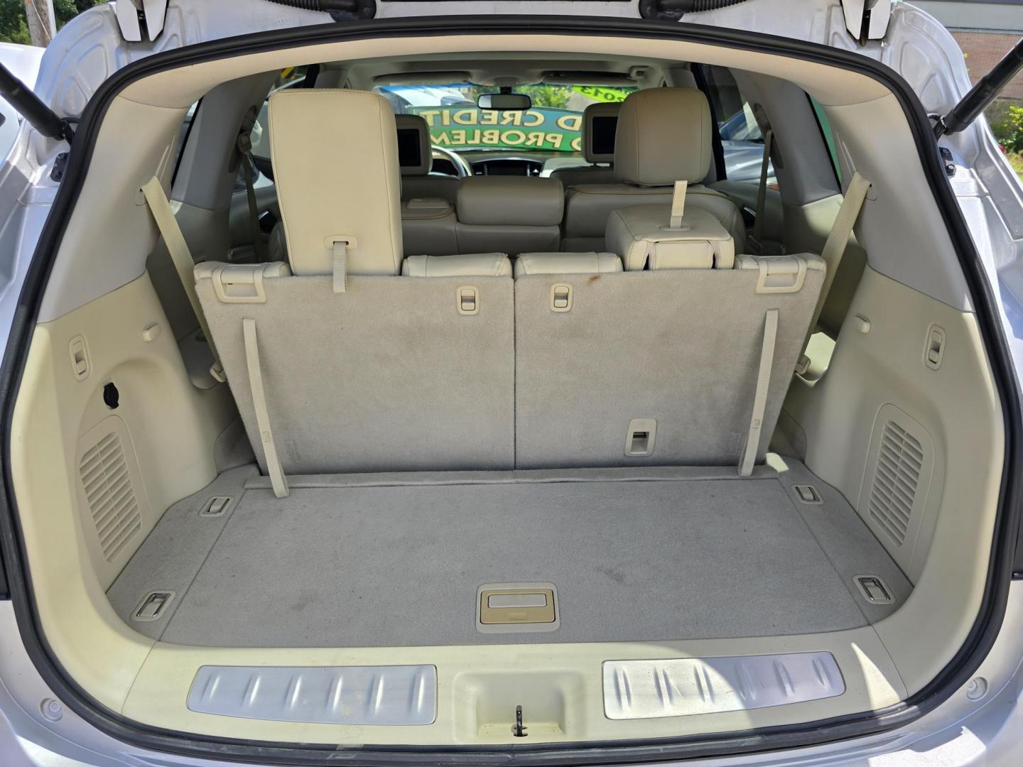 2013 SILVER Infiniti JX (5N1AL0MM7DC) with an 3.5L V6 DOHC 24V engine, Continuously Variable Transmission transmission, located at 2660 S.Garland Avenue, Garland, TX, 75041, (469) 298-3118, 32.885551, -96.655602 - Photo#20
