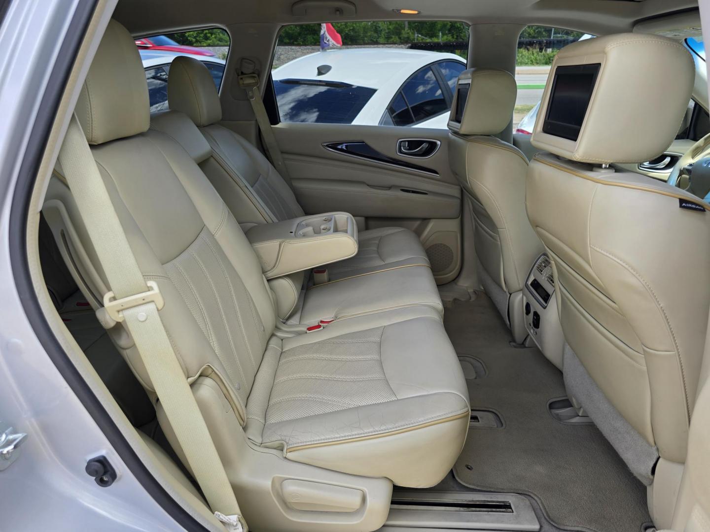 2013 SILVER Infiniti JX (5N1AL0MM7DC) with an 3.5L V6 DOHC 24V engine, Continuously Variable Transmission transmission, located at 2660 S.Garland Avenue, Garland, TX, 75041, (469) 298-3118, 32.885551, -96.655602 - Photo#22
