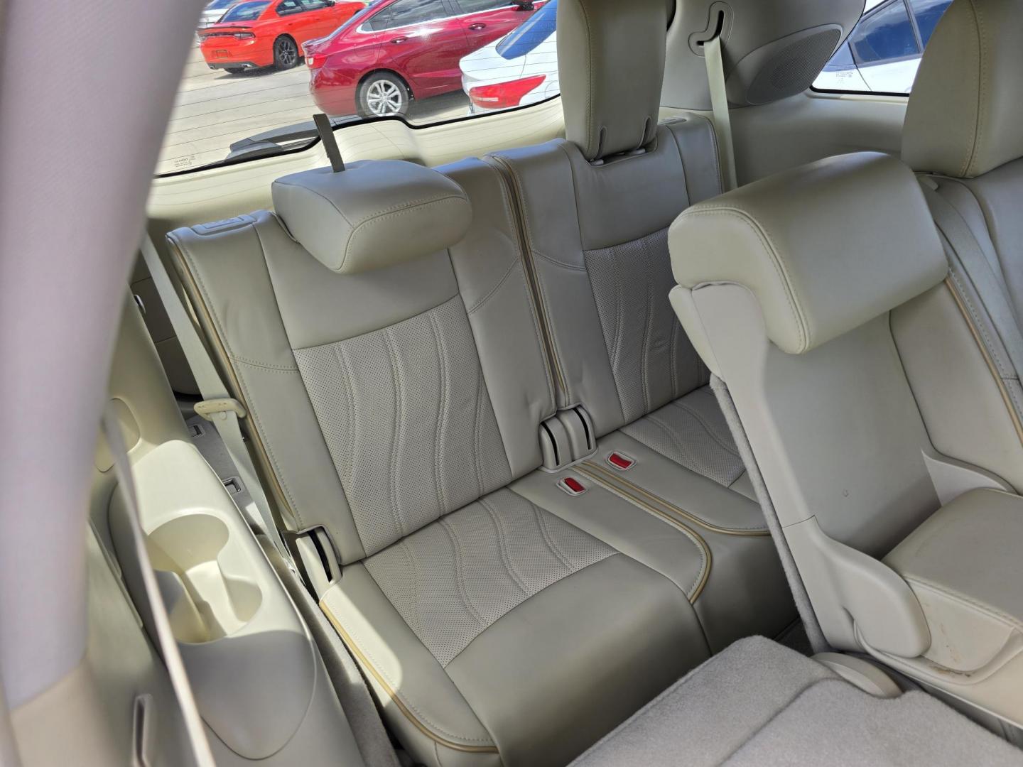 2013 SILVER Infiniti JX (5N1AL0MM7DC) with an 3.5L V6 DOHC 24V engine, Continuously Variable Transmission transmission, located at 2660 S.Garland Avenue, Garland, TX, 75041, (469) 298-3118, 32.885551, -96.655602 - Photo#21