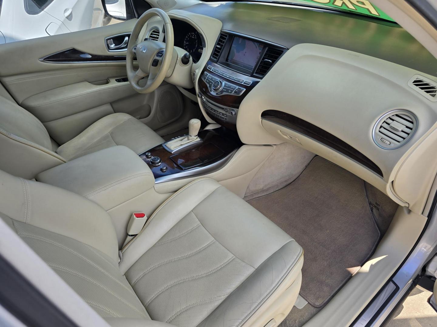 2013 SILVER Infiniti JX (5N1AL0MM7DC) with an 3.5L V6 DOHC 24V engine, Continuously Variable Transmission transmission, located at 2660 S.Garland Avenue, Garland, TX, 75041, (469) 298-3118, 32.885551, -96.655602 - Photo#24