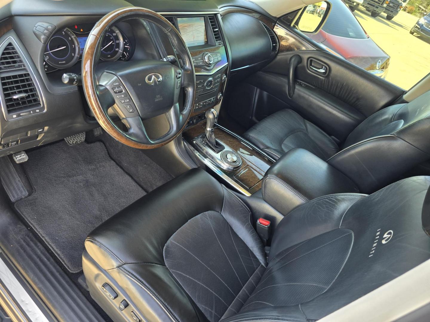 2013 SILVER Infiniti QX56 (JN8AZ2NF2D9) with an 5.6L V8 DOHC 32V engine, 5-Speed Automatic transmission, located at 2660 S.Garland Avenue, Garland, TX, 75041, (469) 298-3118, 32.885551, -96.655602 - Photo#10