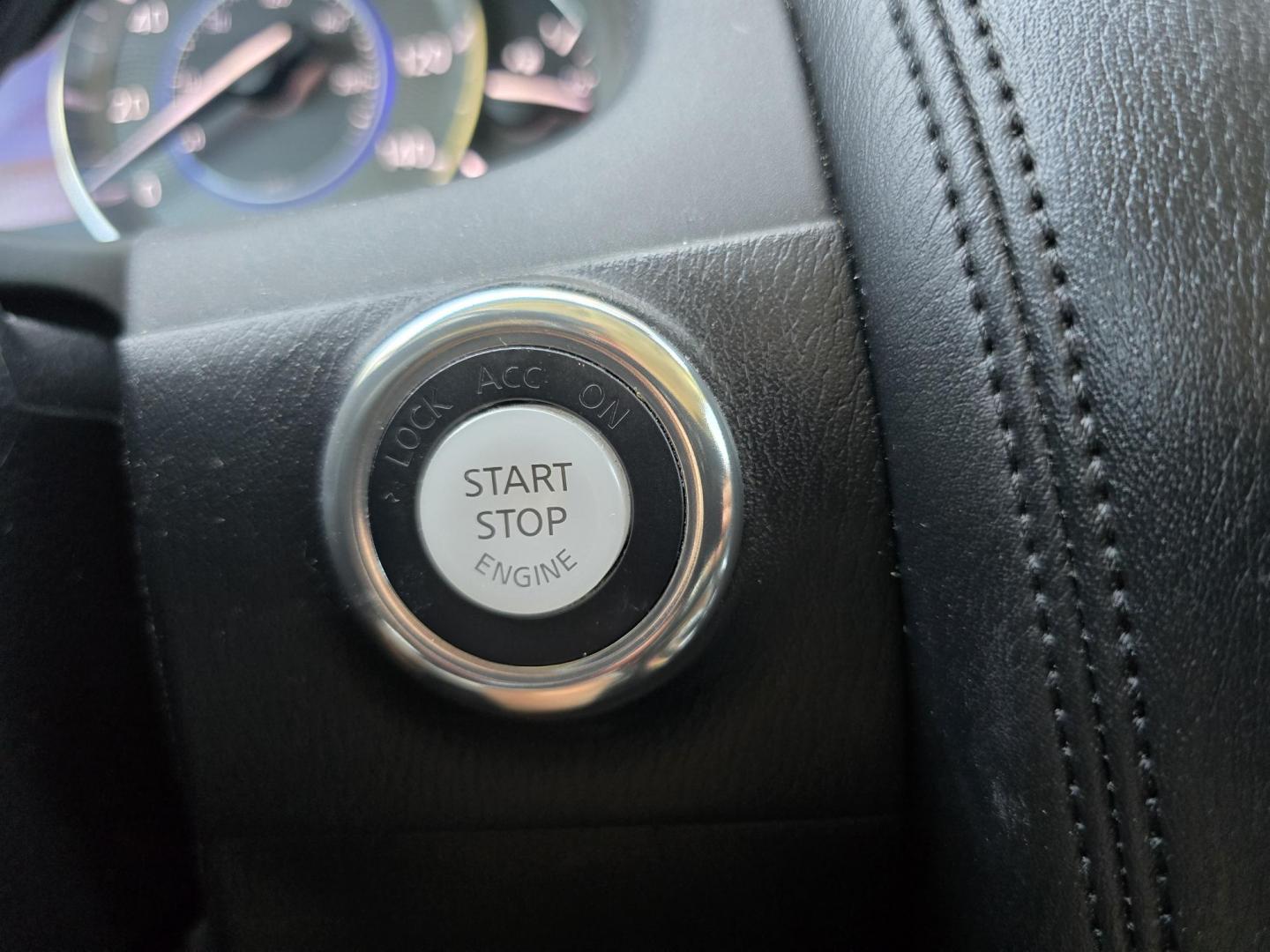 2013 SILVER Infiniti QX56 (JN8AZ2NF2D9) with an 5.6L V8 DOHC 32V engine, 5-Speed Automatic transmission, located at 2660 S.Garland Avenue, Garland, TX, 75041, (469) 298-3118, 32.885551, -96.655602 - Photo#13