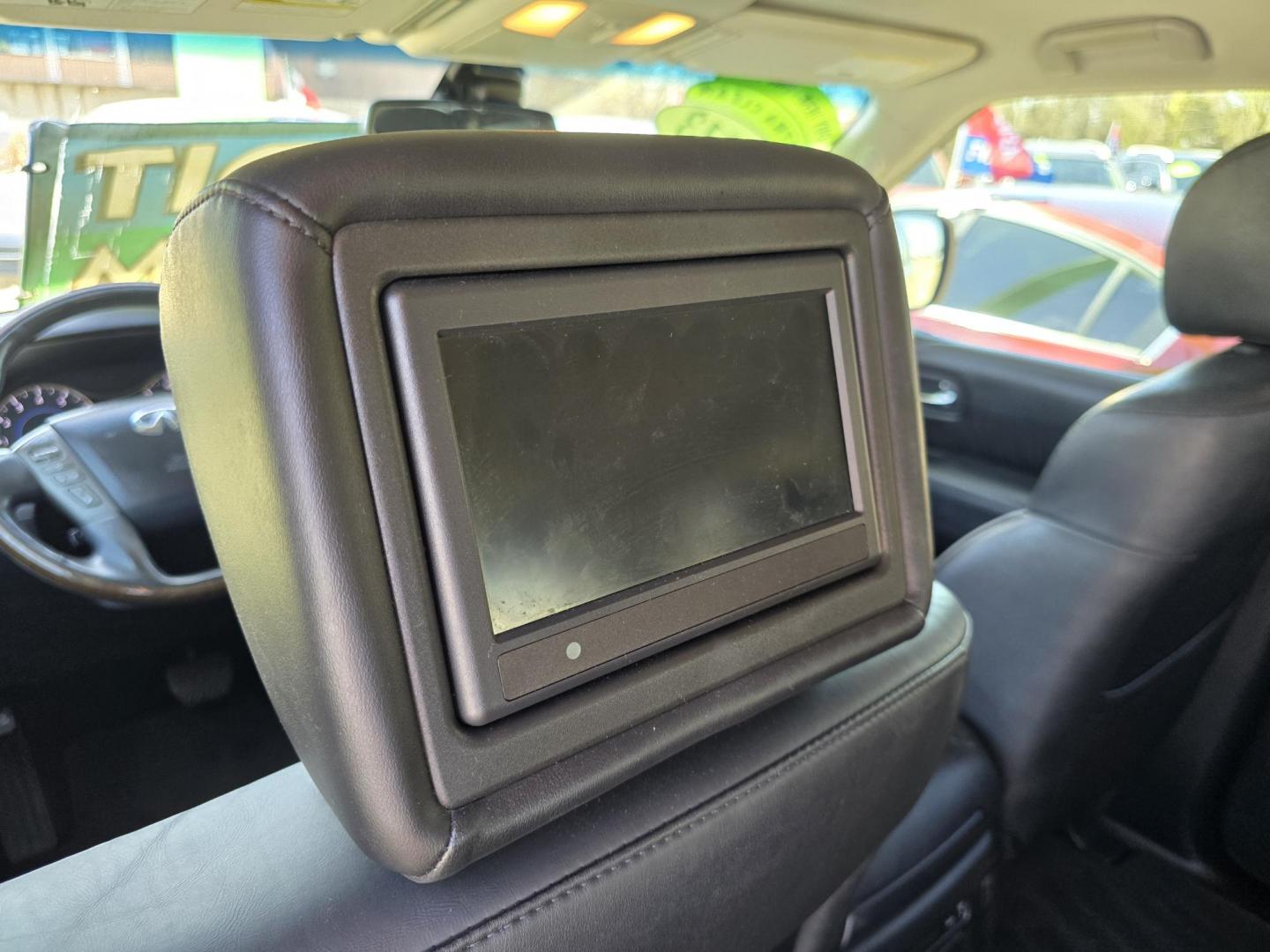 2013 SILVER Infiniti QX56 (JN8AZ2NF2D9) with an 5.6L V8 DOHC 32V engine, 5-Speed Automatic transmission, located at 2660 S.Garland Avenue, Garland, TX, 75041, (469) 298-3118, 32.885551, -96.655602 - Photo#20