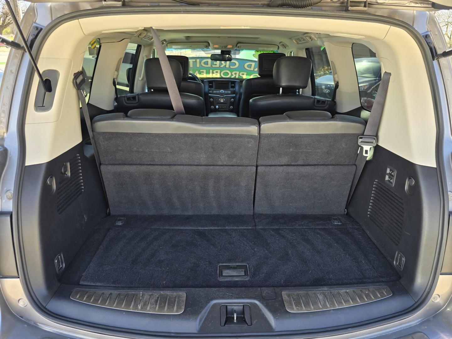 2013 SILVER Infiniti QX56 (JN8AZ2NF2D9) with an 5.6L V8 DOHC 32V engine, 5-Speed Automatic transmission, located at 2660 S.Garland Avenue, Garland, TX, 75041, (469) 298-3118, 32.885551, -96.655602 - Photo#21