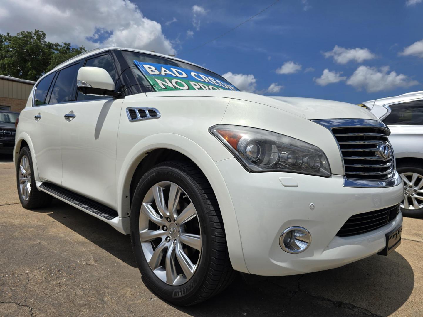 2013 DIAMOND WHITE Infiniti QX56 (JN8AZ2NEXD9) with an 5.6L V8 DOHC 32V engine, 5-Speed Automatic transmission, located at 2660 S.Garland Avenue, Garland, TX, 75041, (469) 298-3118, 32.885551, -96.655602 - Photo#1