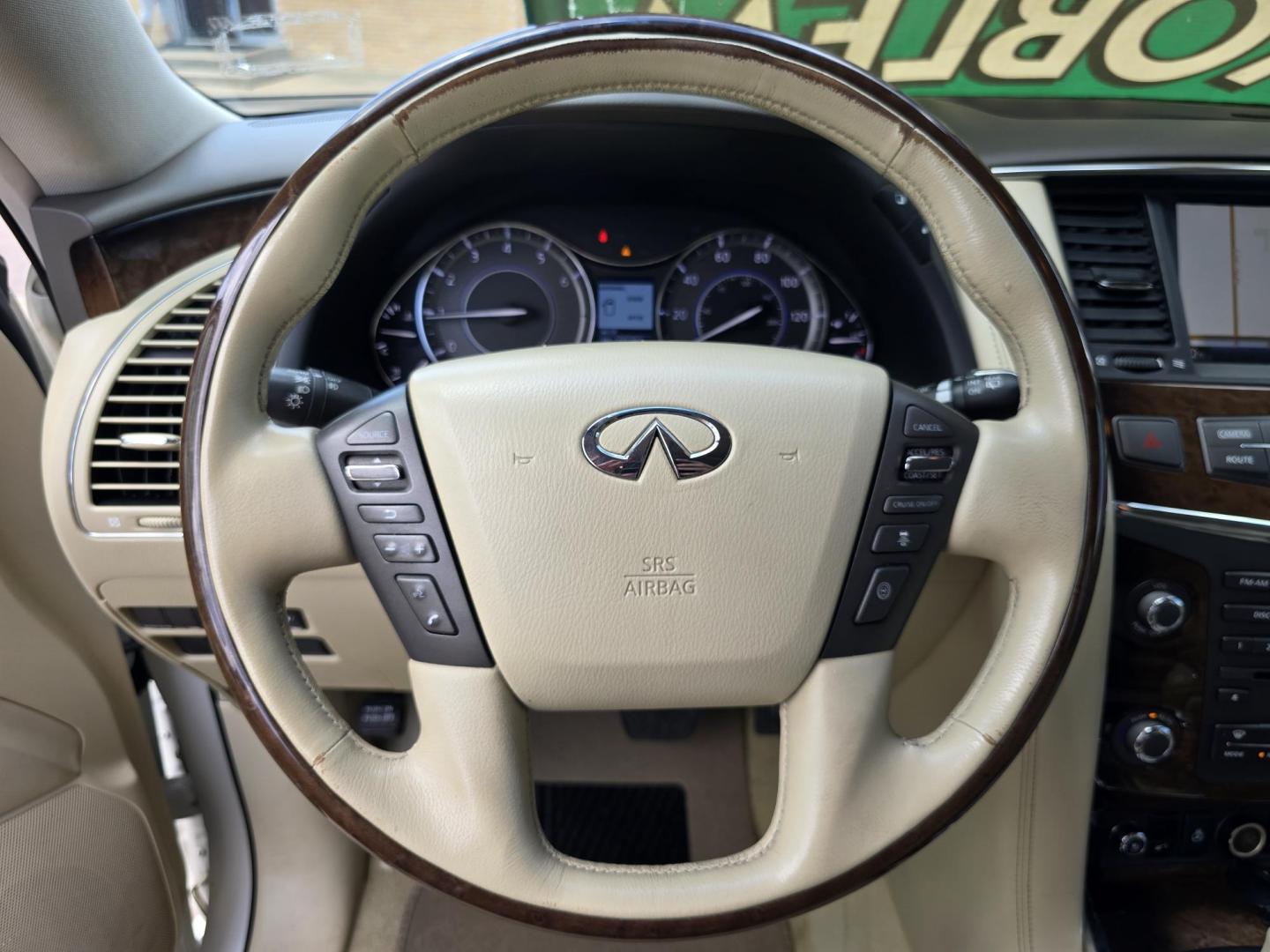 2013 DIAMOND WHITE Infiniti QX56 (JN8AZ2NEXD9) with an 5.6L V8 DOHC 32V engine, 5-Speed Automatic transmission, located at 2660 S.Garland Avenue, Garland, TX, 75041, (469) 298-3118, 32.885551, -96.655602 - Photo#10
