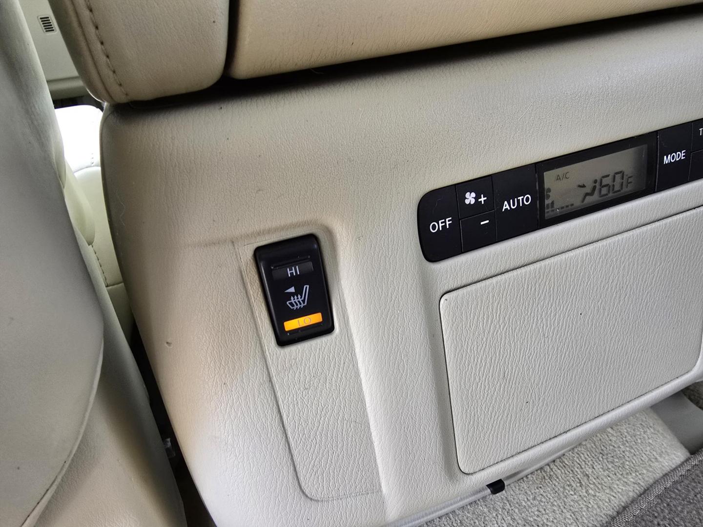 2013 DIAMOND WHITE Infiniti QX56 (JN8AZ2NEXD9) with an 5.6L V8 DOHC 32V engine, 5-Speed Automatic transmission, located at 2660 S.Garland Avenue, Garland, TX, 75041, (469) 298-3118, 32.885551, -96.655602 - Photo#19