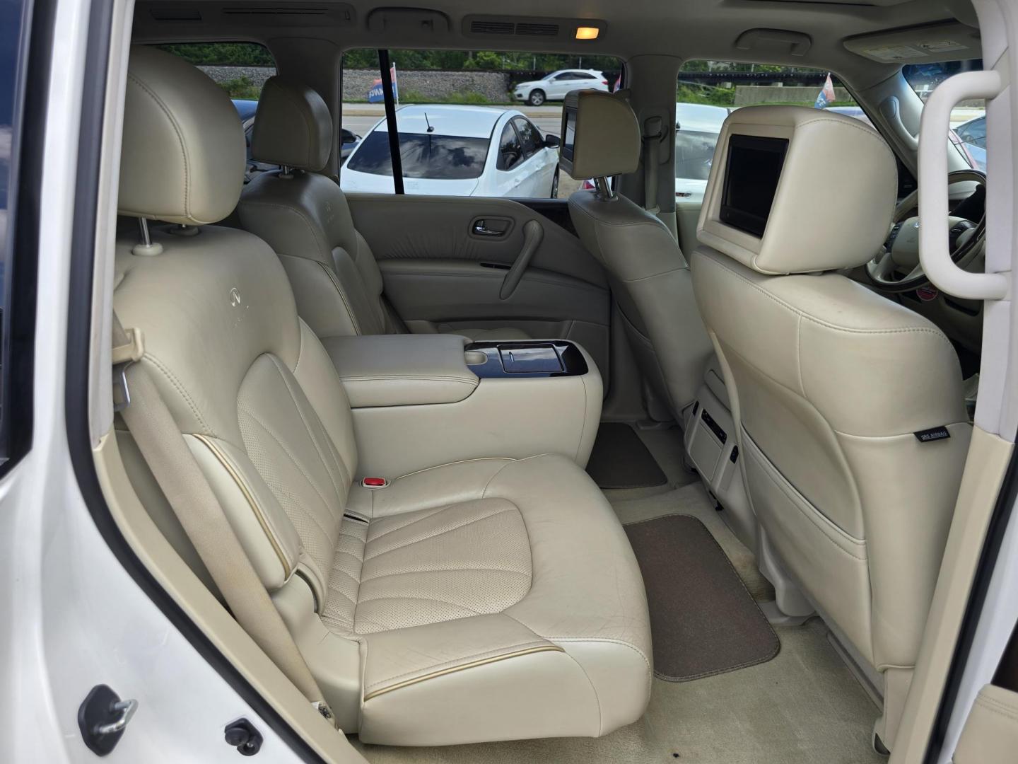 2013 DIAMOND WHITE Infiniti QX56 (JN8AZ2NEXD9) with an 5.6L V8 DOHC 32V engine, 5-Speed Automatic transmission, located at 2660 S.Garland Avenue, Garland, TX, 75041, (469) 298-3118, 32.885551, -96.655602 - Photo#21