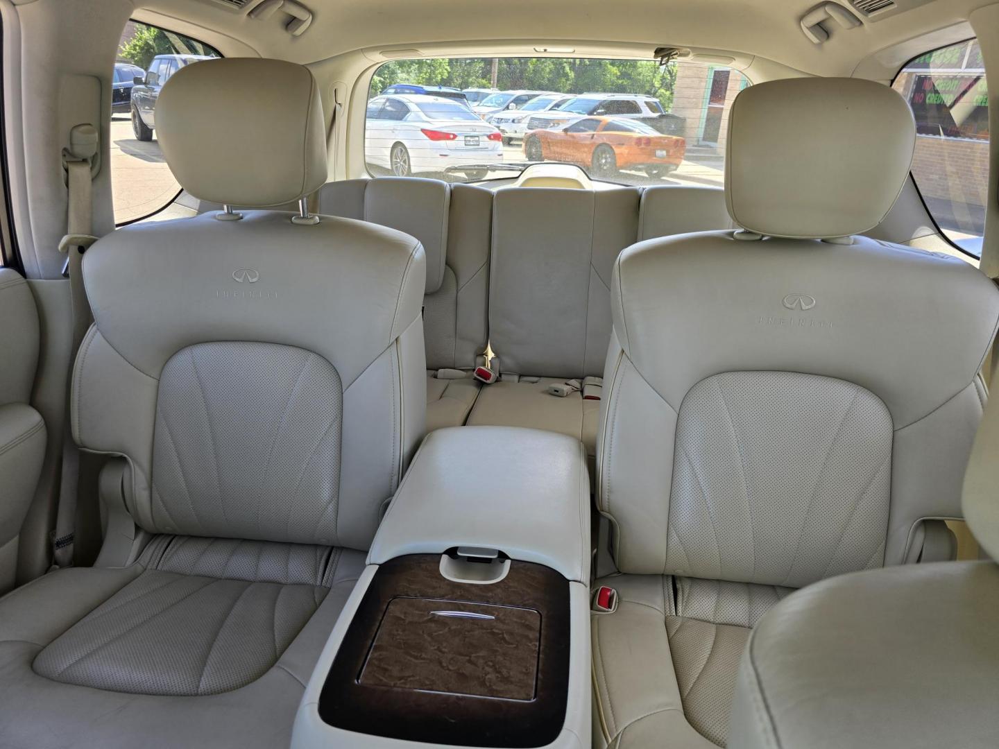 2013 DIAMOND WHITE Infiniti QX56 (JN8AZ2NEXD9) with an 5.6L V8 DOHC 32V engine, 5-Speed Automatic transmission, located at 2660 S.Garland Avenue, Garland, TX, 75041, (469) 298-3118, 32.885551, -96.655602 - Photo#17
