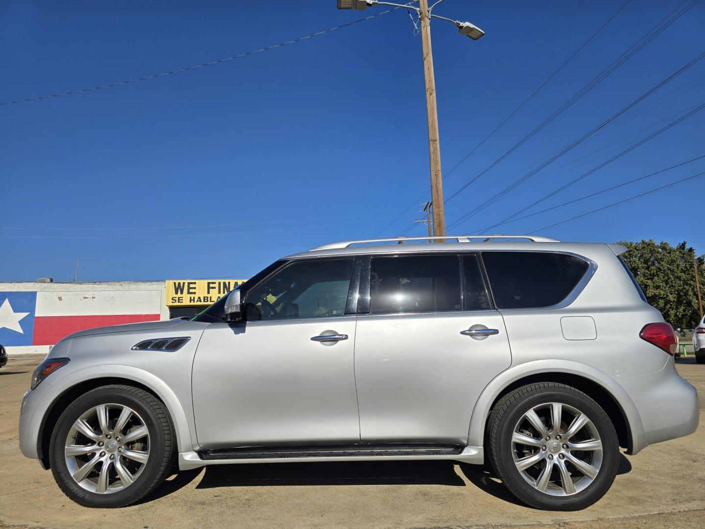 2013 SILVER Infiniti QX56 (JN8AZ2NF9D9) with an 5.6L V8 DOHC 32V engine, 5-Speed Automatic transmission, located at 2660 S.Garland Avenue, Garland, TX, 75041, (469) 298-3118, 32.885551, -96.655602 - Photo#6